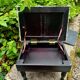 Repose pied coffre de rangement avec broderie vintage