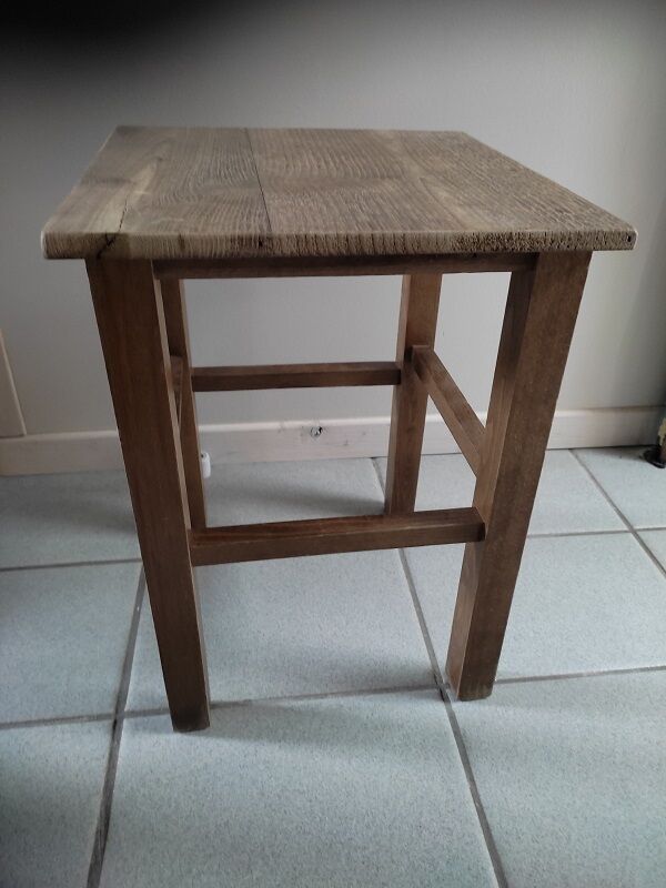 Stool solid wood seat, feet varnished patinated