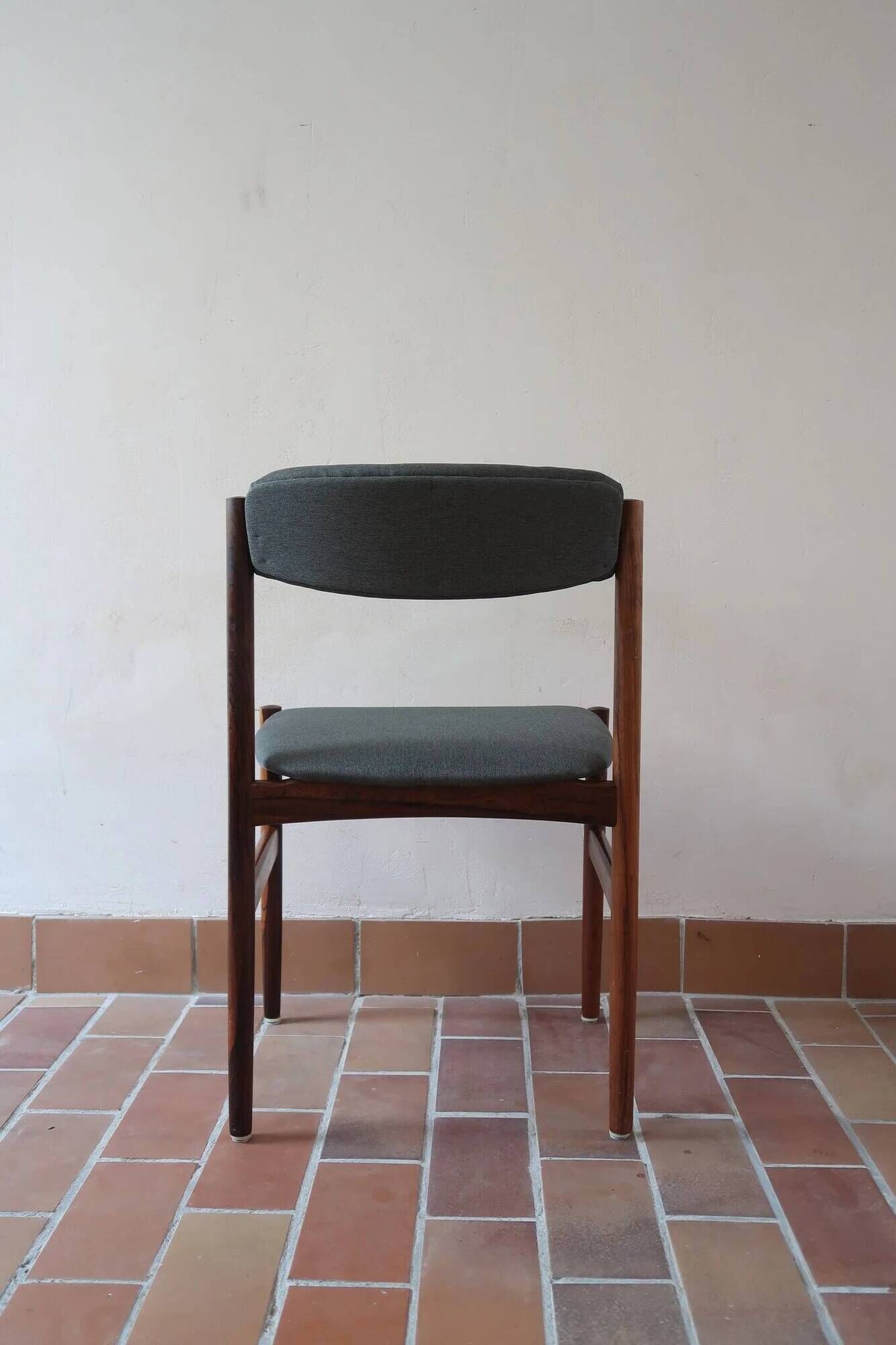 6 Scandinavian chairs in rosewood, with green-grey seats.