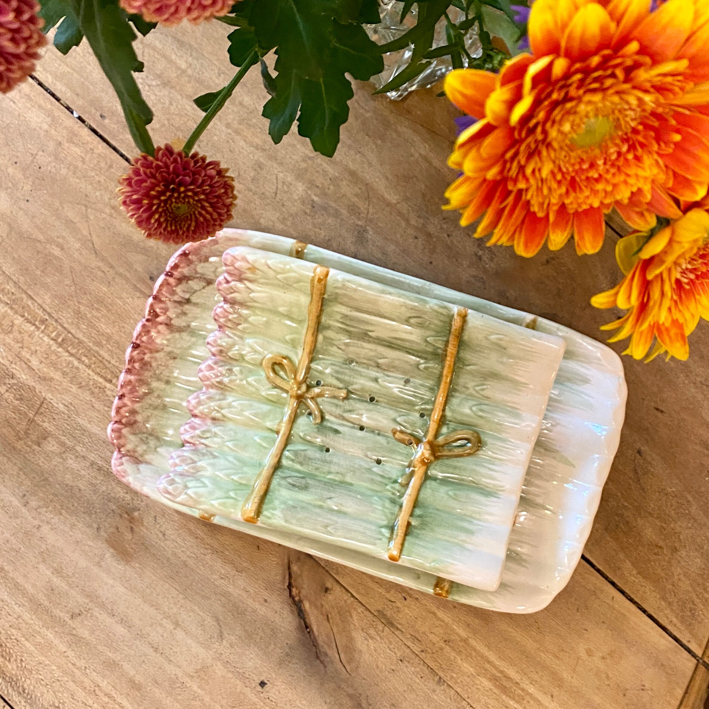 Dish and strainer with vintage slurry