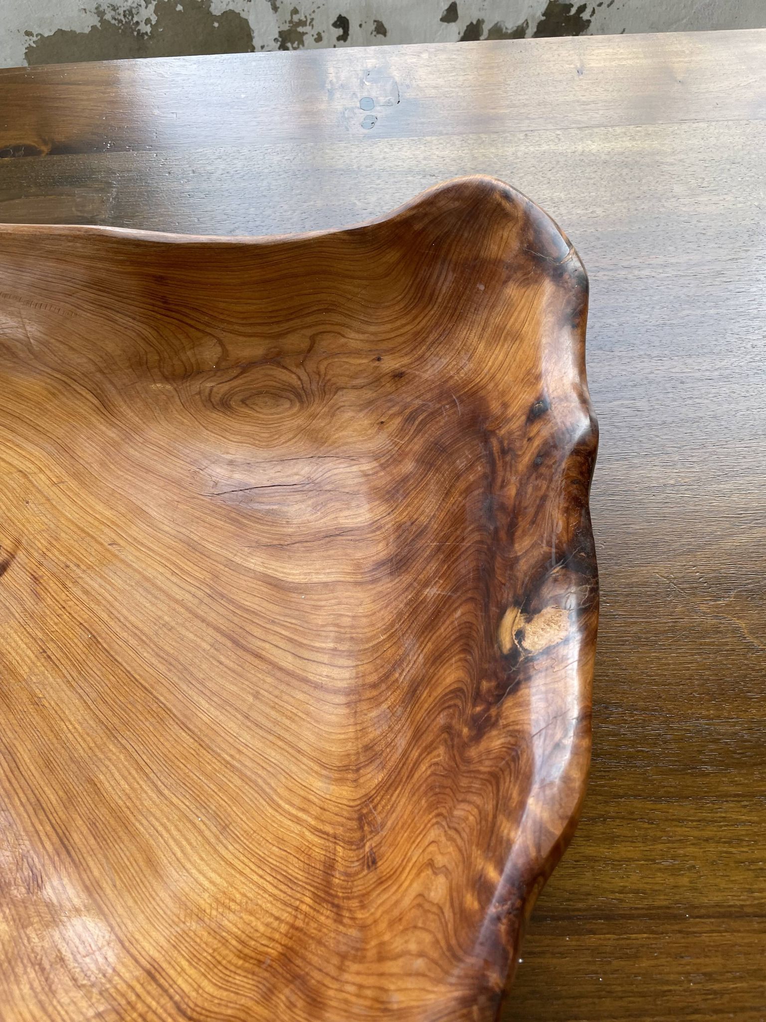 XL thuja root wooden dish