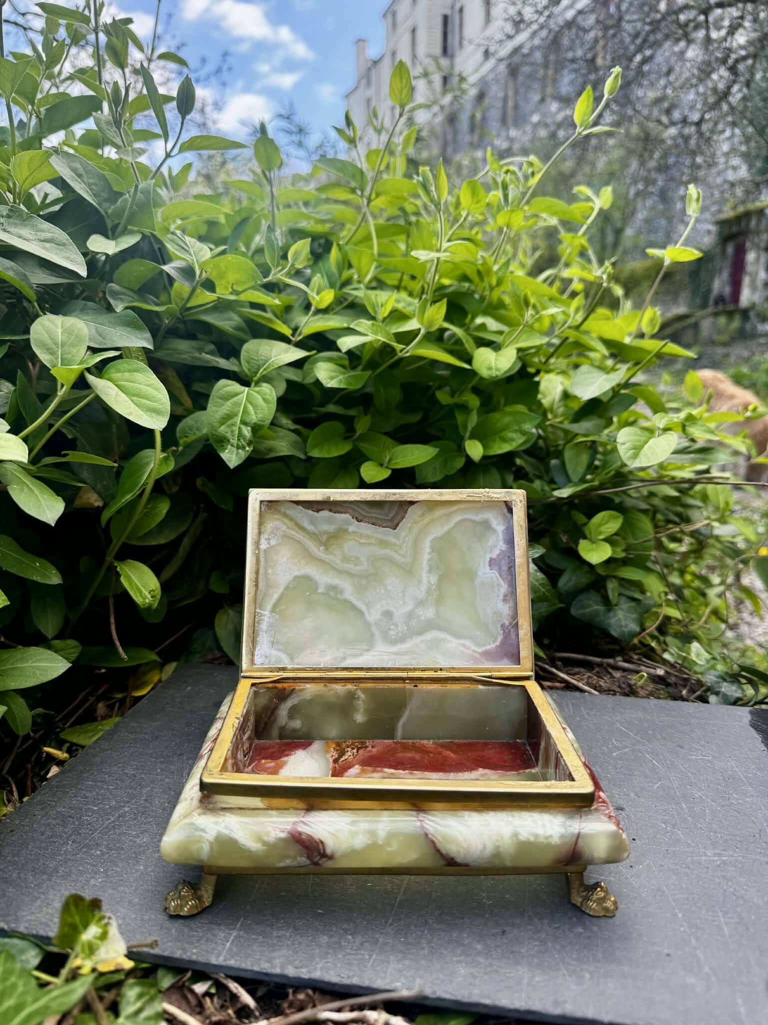 Ashtray, onyx box from the 1960s, vintage Italy.