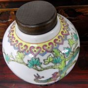 China porcelain lot 3 pots lid and wooden supports
