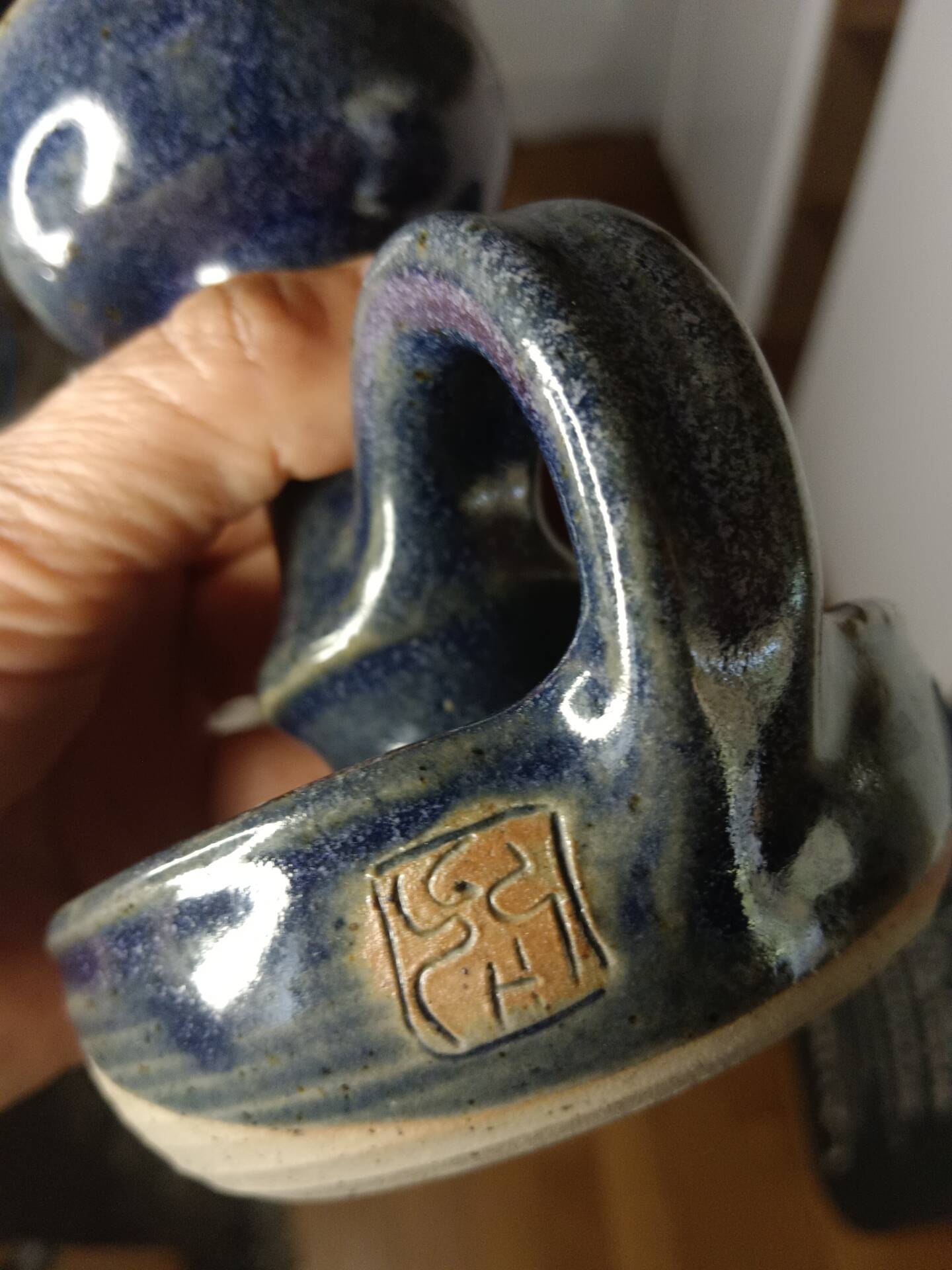 Bougeoir « Rat de Cave » en Grès Émaillé Bleu – Vintage Artisanal