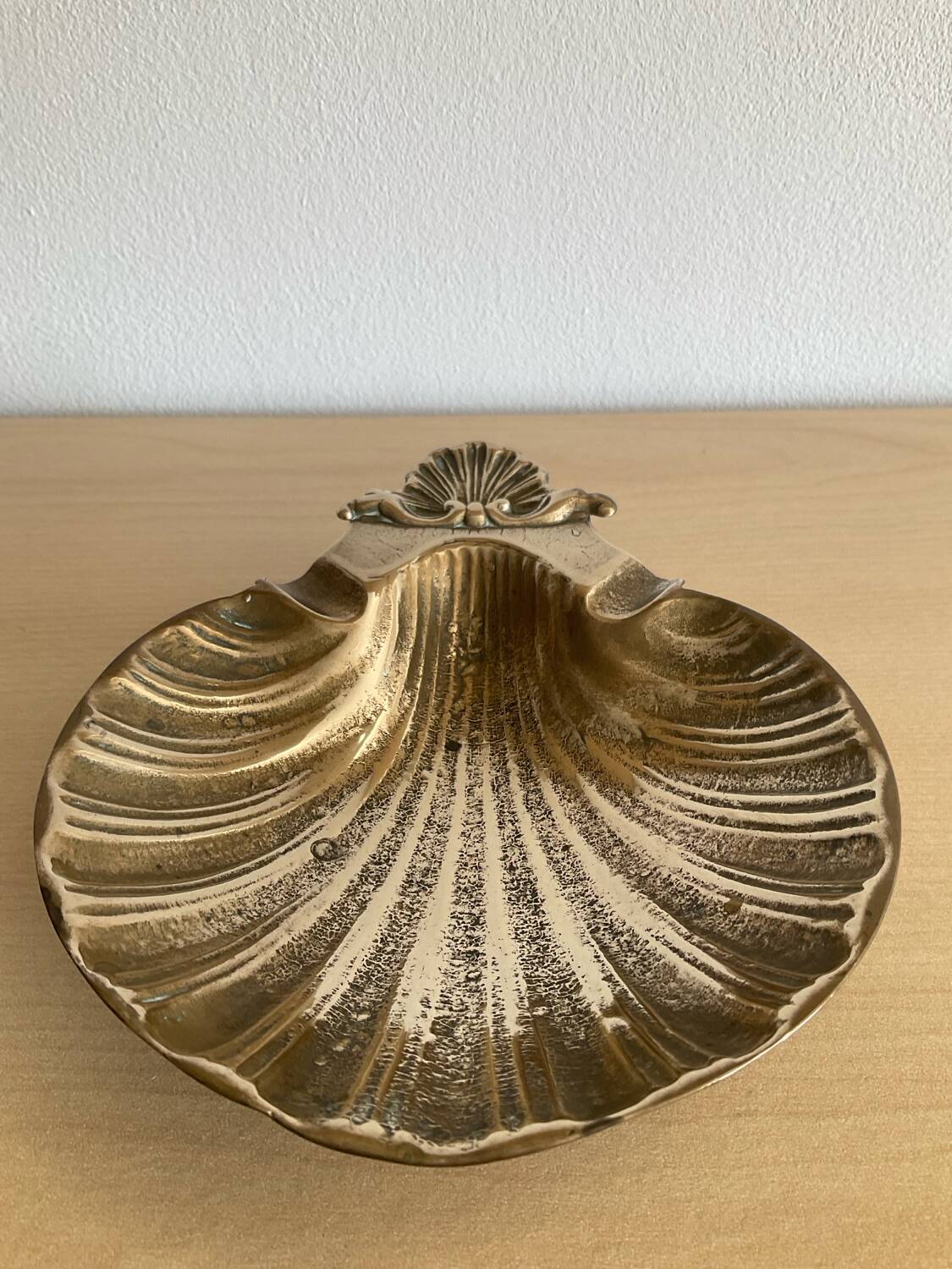 Vintage bronze shell emptier