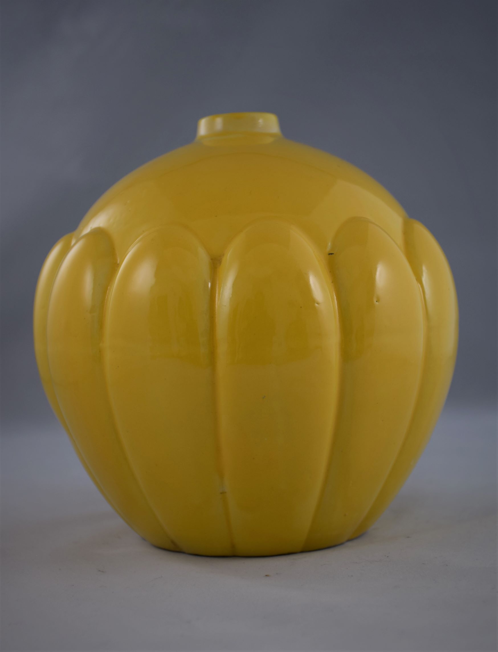 Saint Clement yellow ball vase