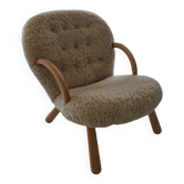 Clam chair