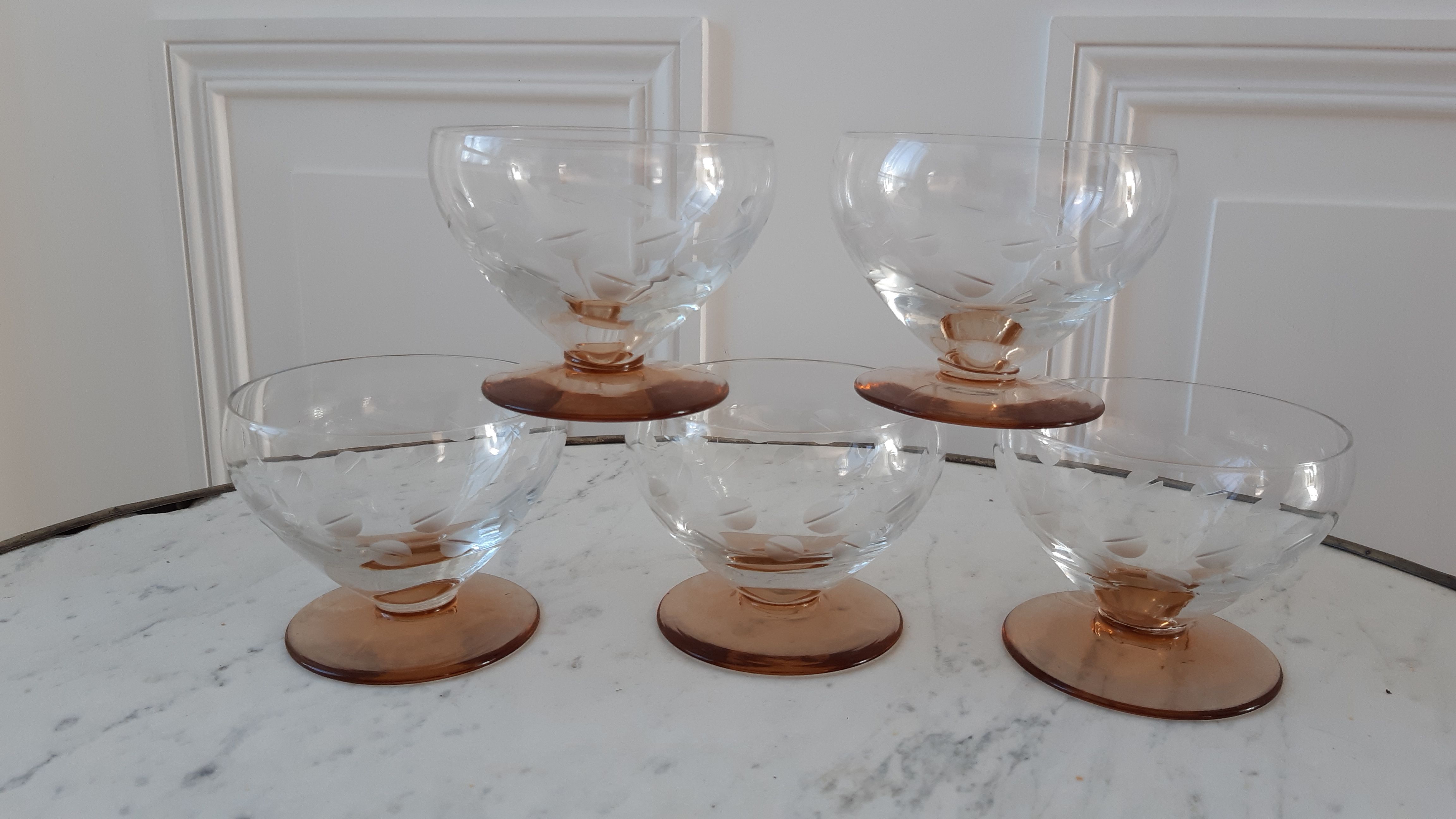 Set of 5 champagne glasses with amber glass feet 50-60s