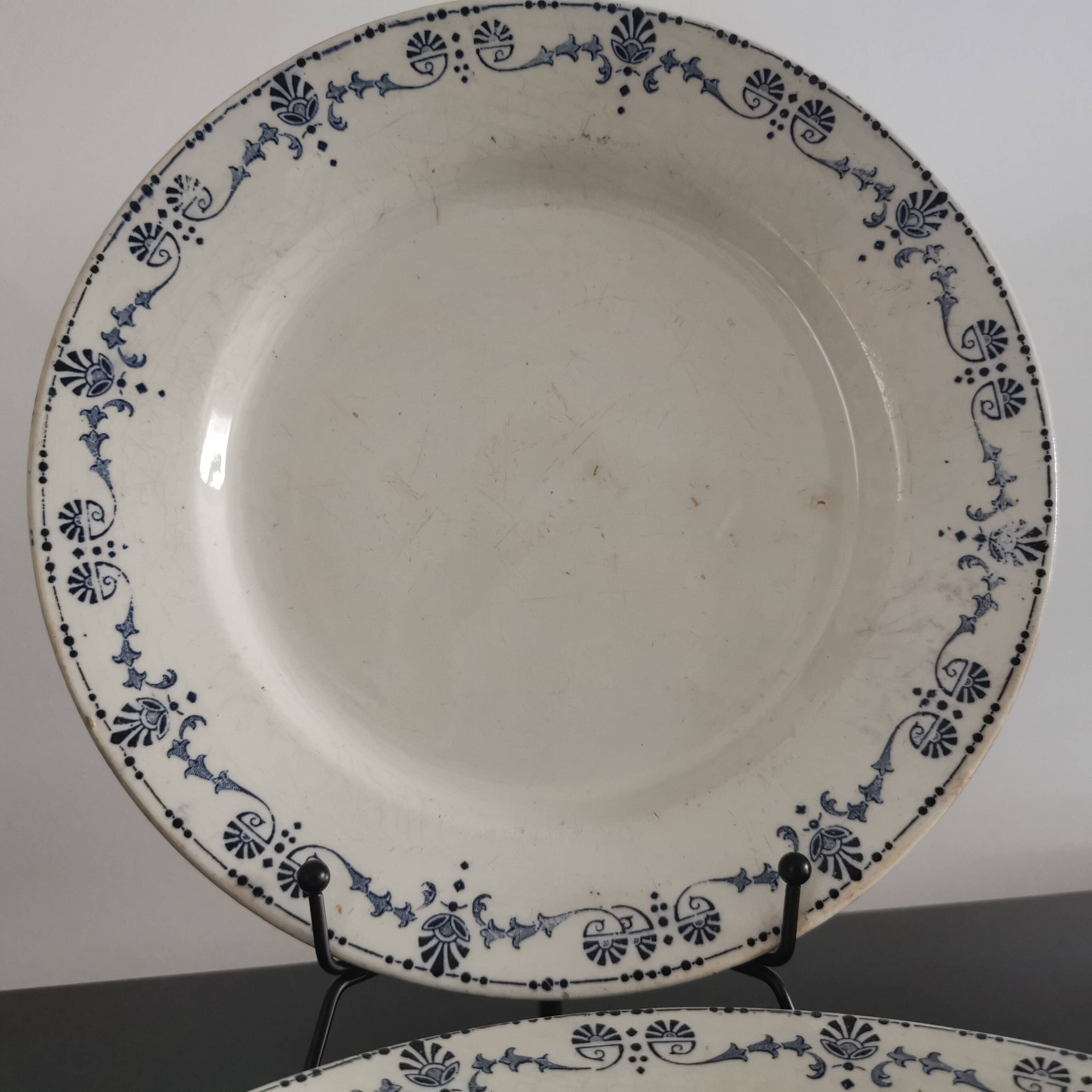 Old "Etruscan" flat plates in opaque porcelain from Gien Terre de Fer