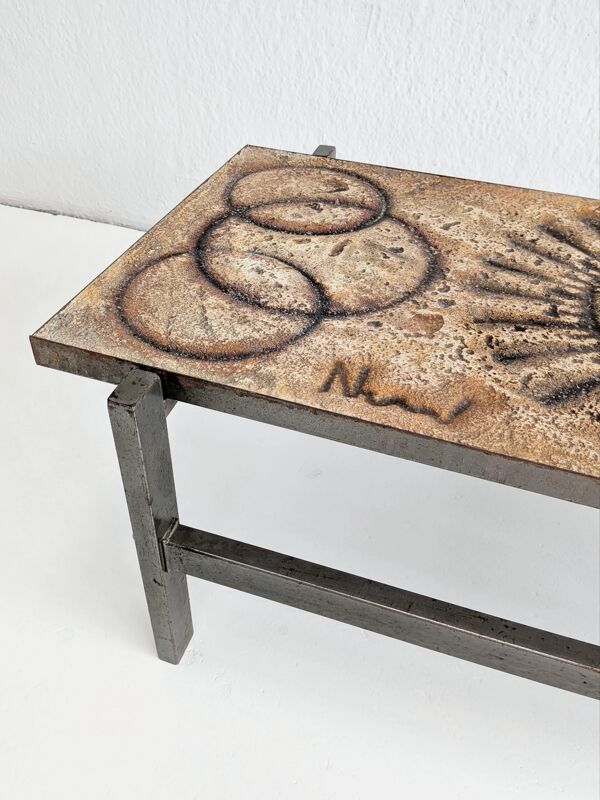 Table basse en pierre de lave de François Chaty pour Vallauris 1960