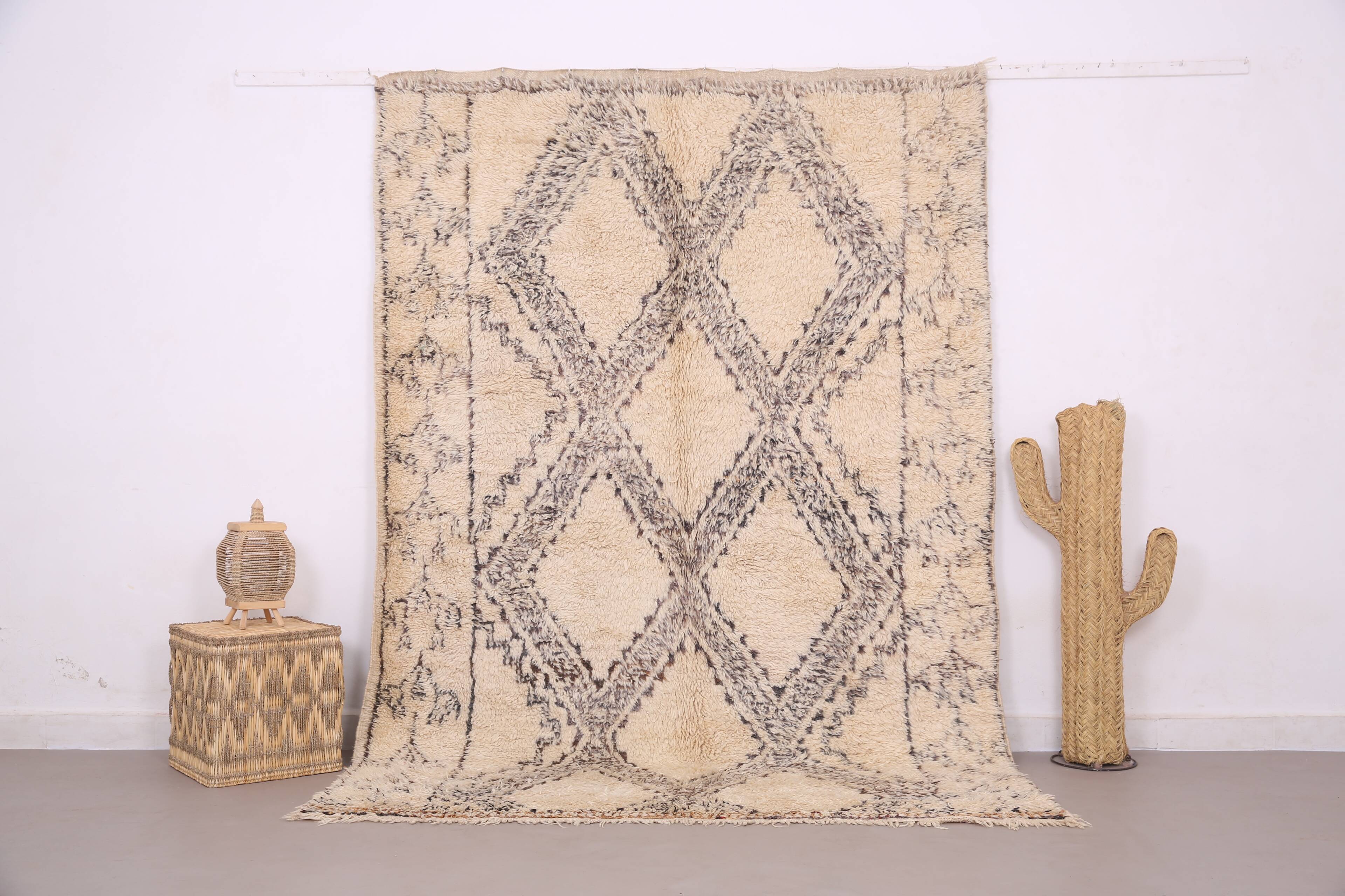 Vintage Beni Ourain rug Handmade 190 x 267 cm - Moroccan Berber Wool Rug