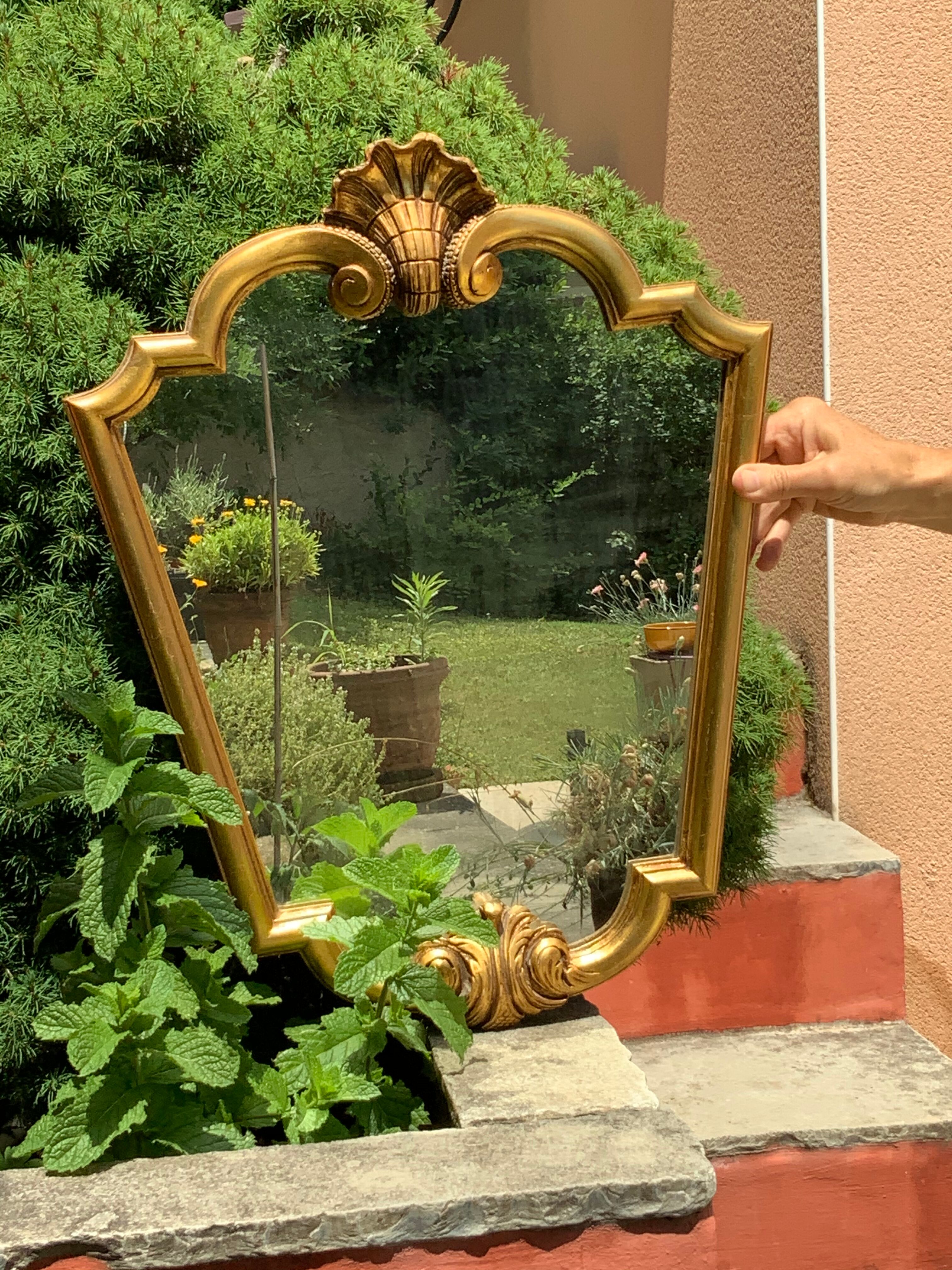 Miroir vintage en bois doré
