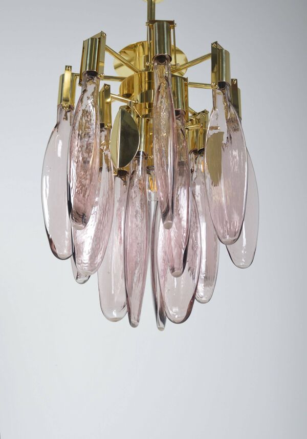 Chandelier italien en laiton avec verre de Murano en forme de goutte, années 1970.