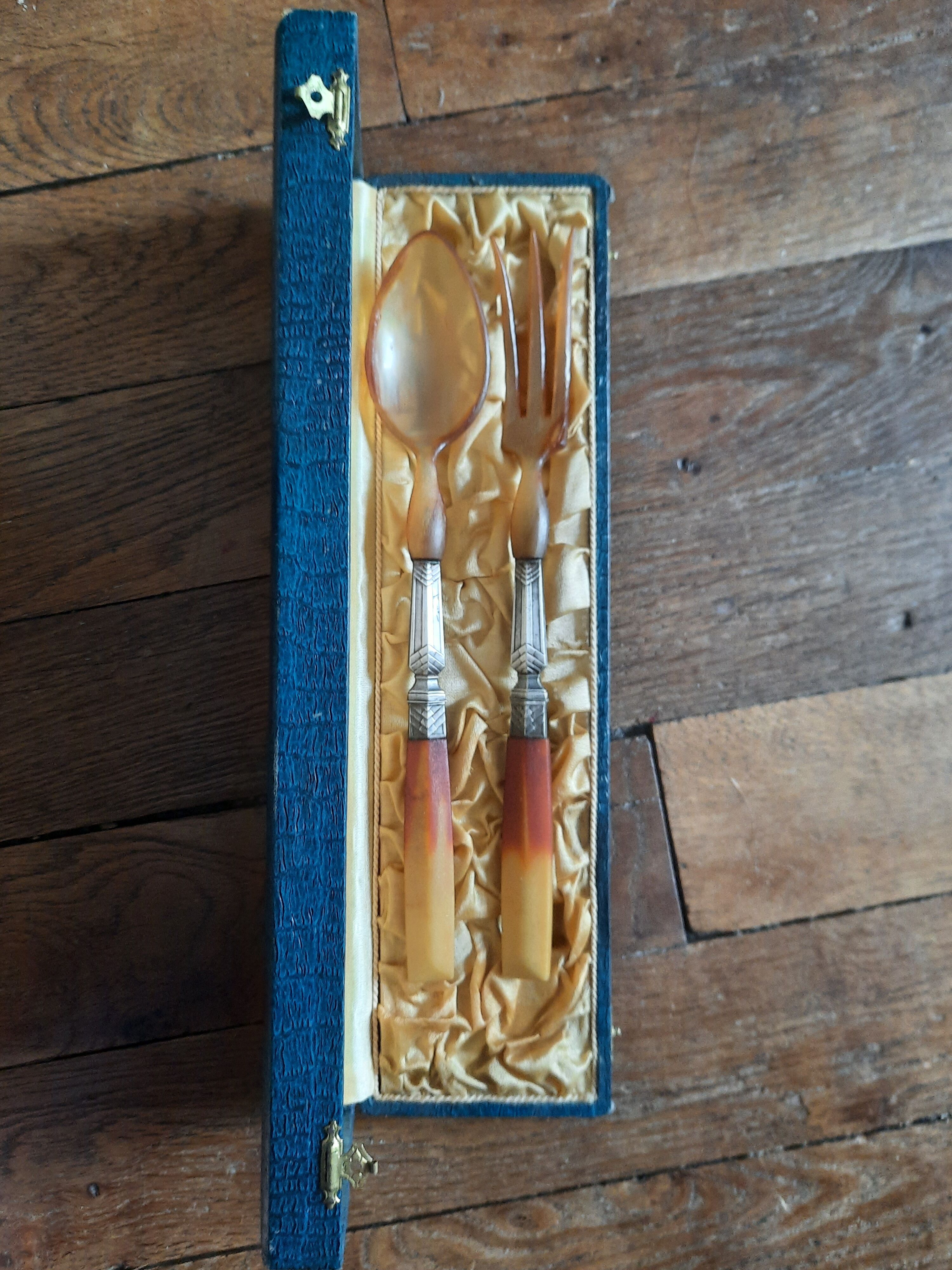 Vintage salad cutlery