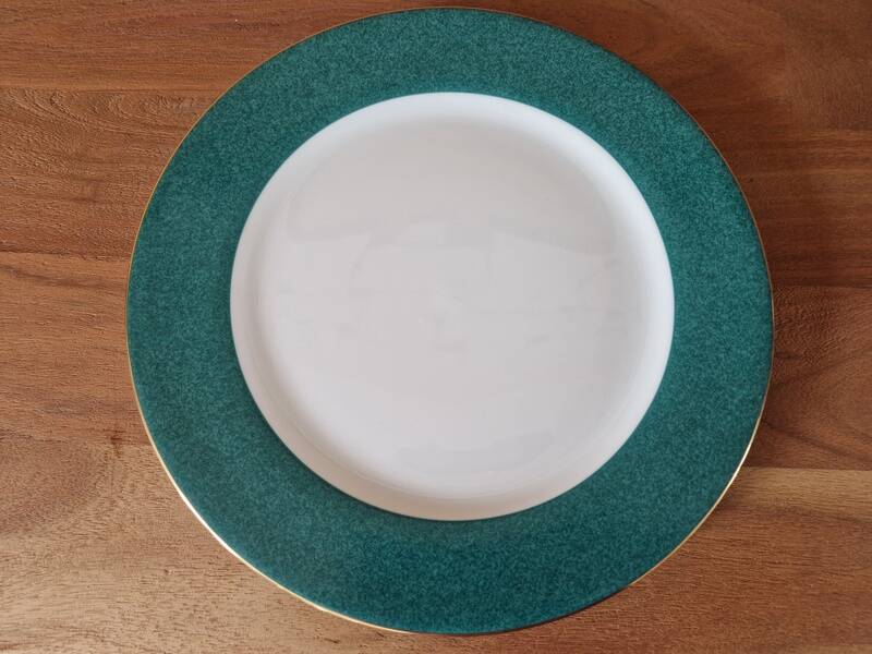 Limoges porcelain and decorated with Sologne porcelain Flat plate