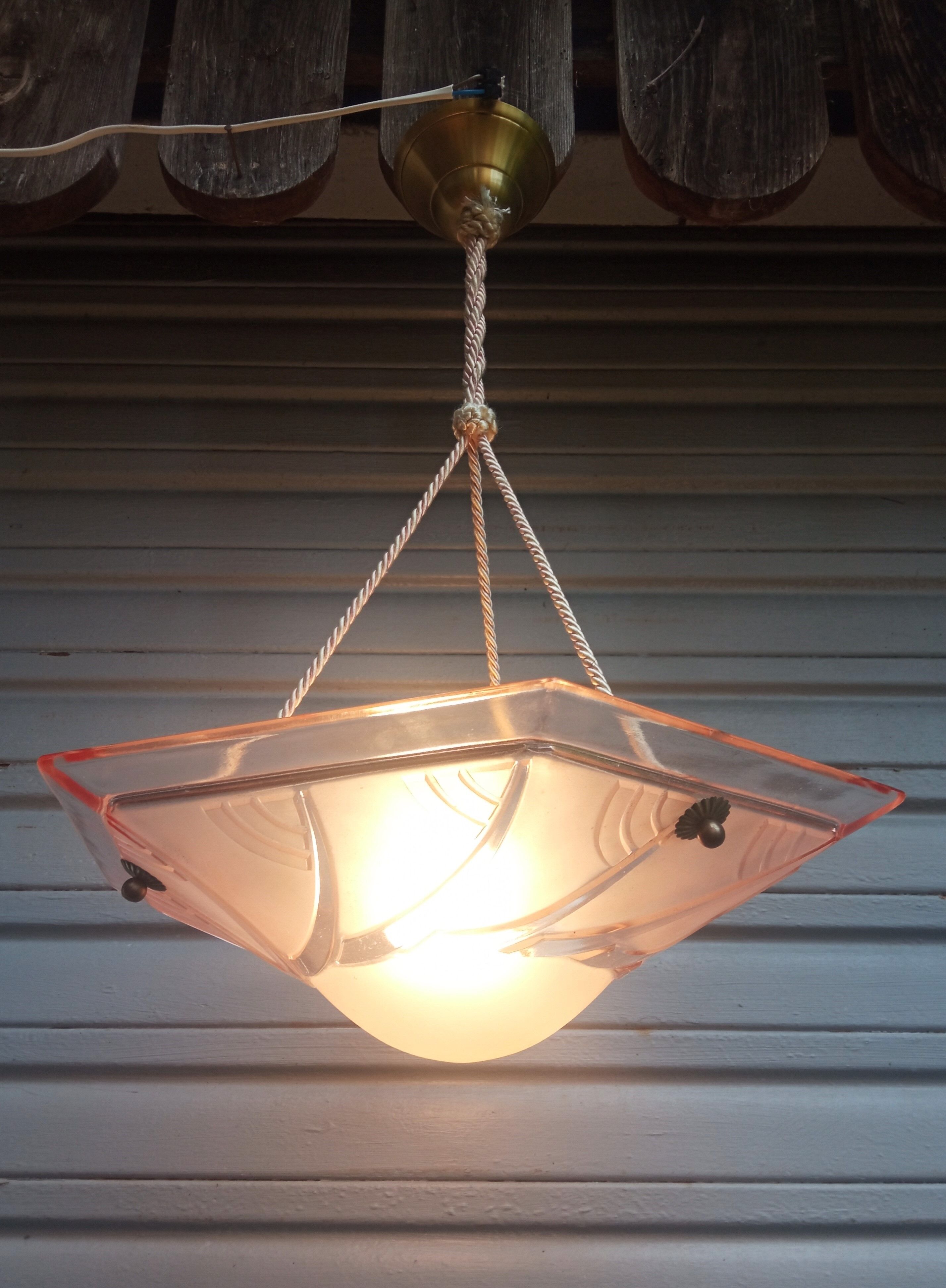 Art Deco ceiling lamp / chandelier in pink pressed molded glass in working order