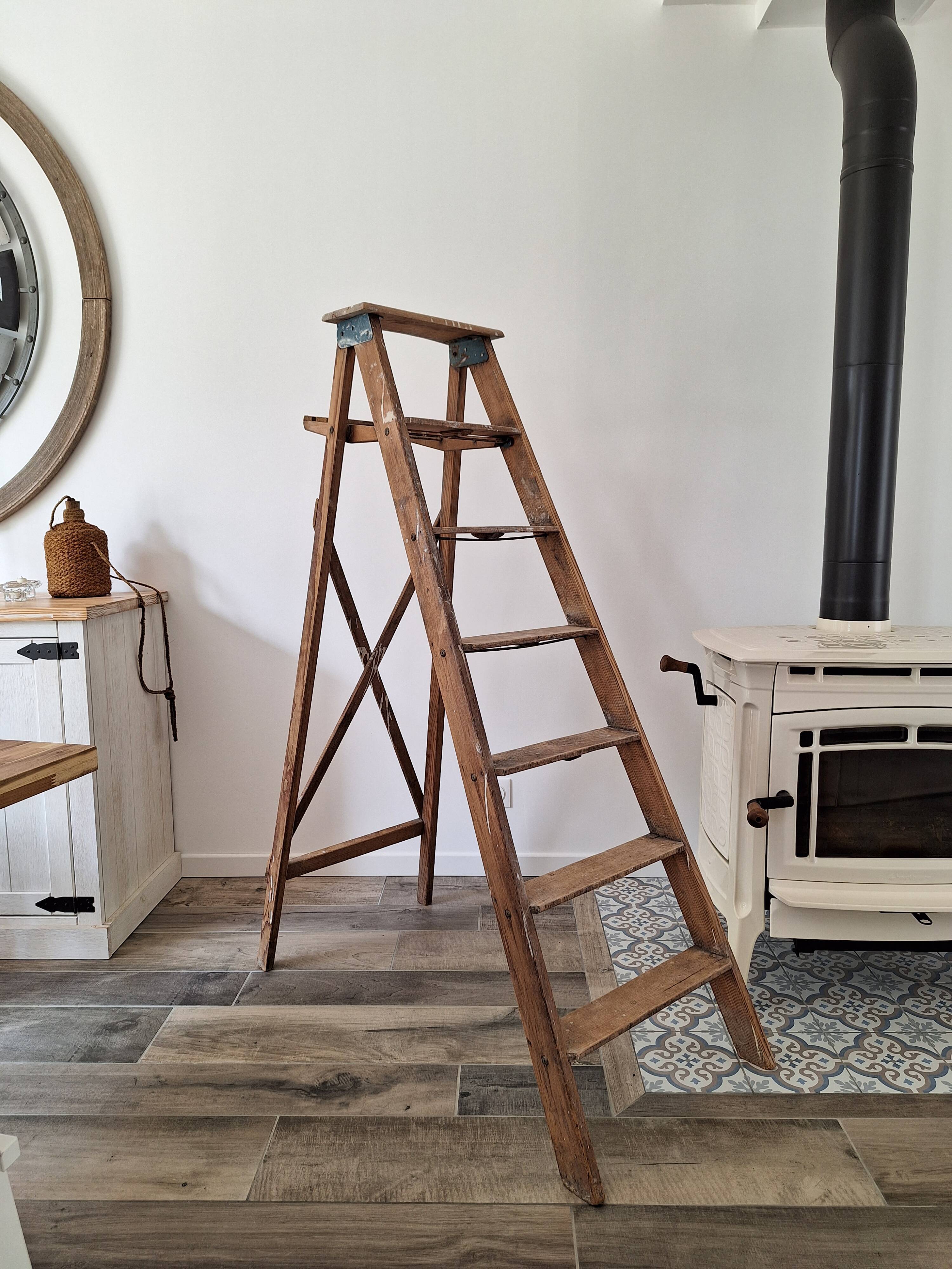 Montana painter's stepladder