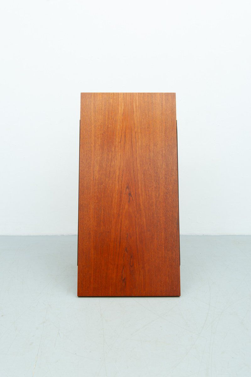 Table basse T-Angel en teck par Florence Knoll pour Knoll Inc. / Knoll International, années 1950.
