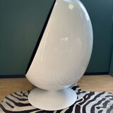 Egg chair