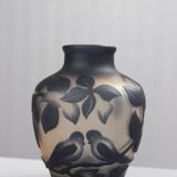 Vianne France vase with birds, acid-etched glass, 20th century.