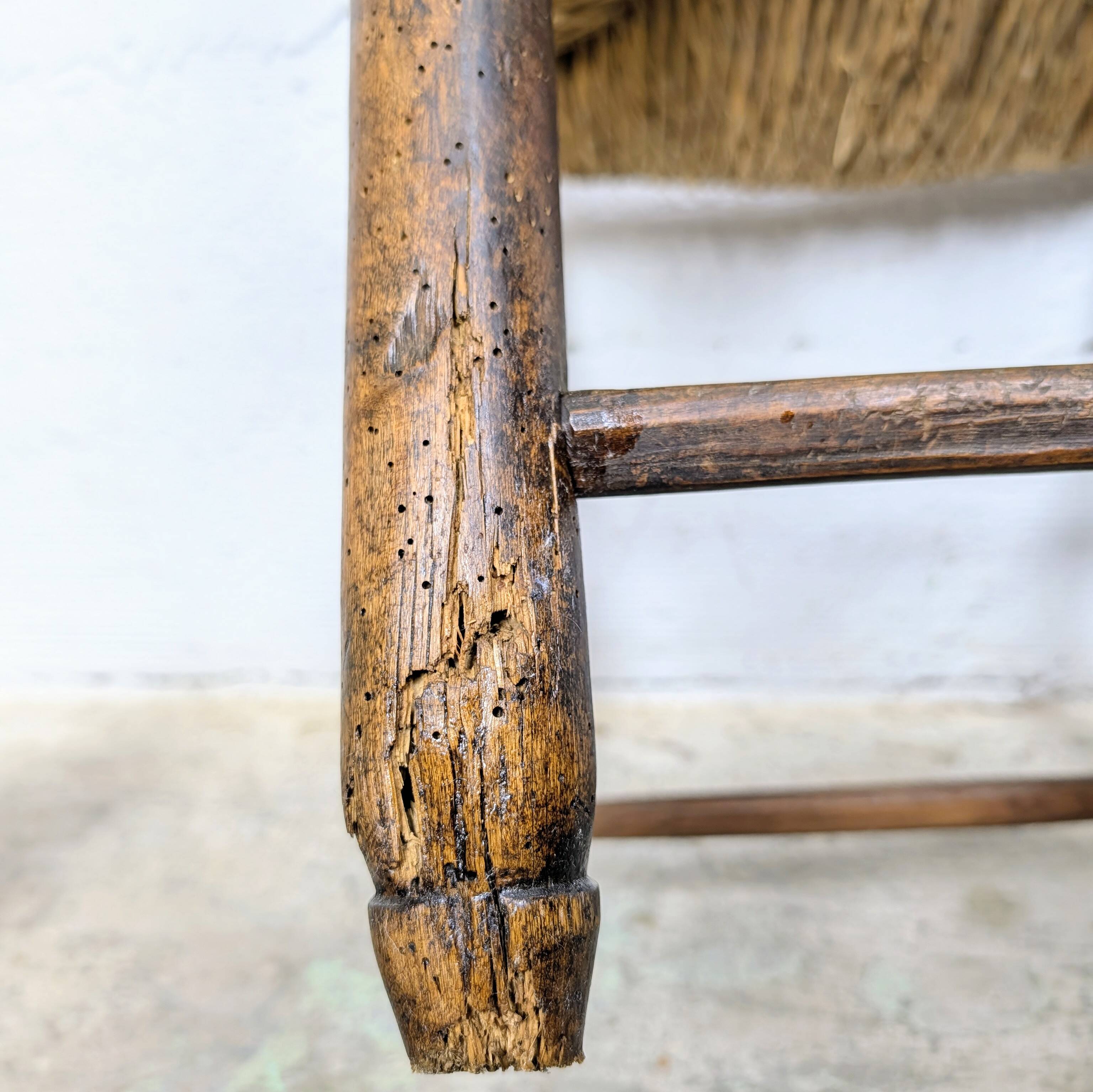 Pair of turned wooden farm chairs with straw - 19th century