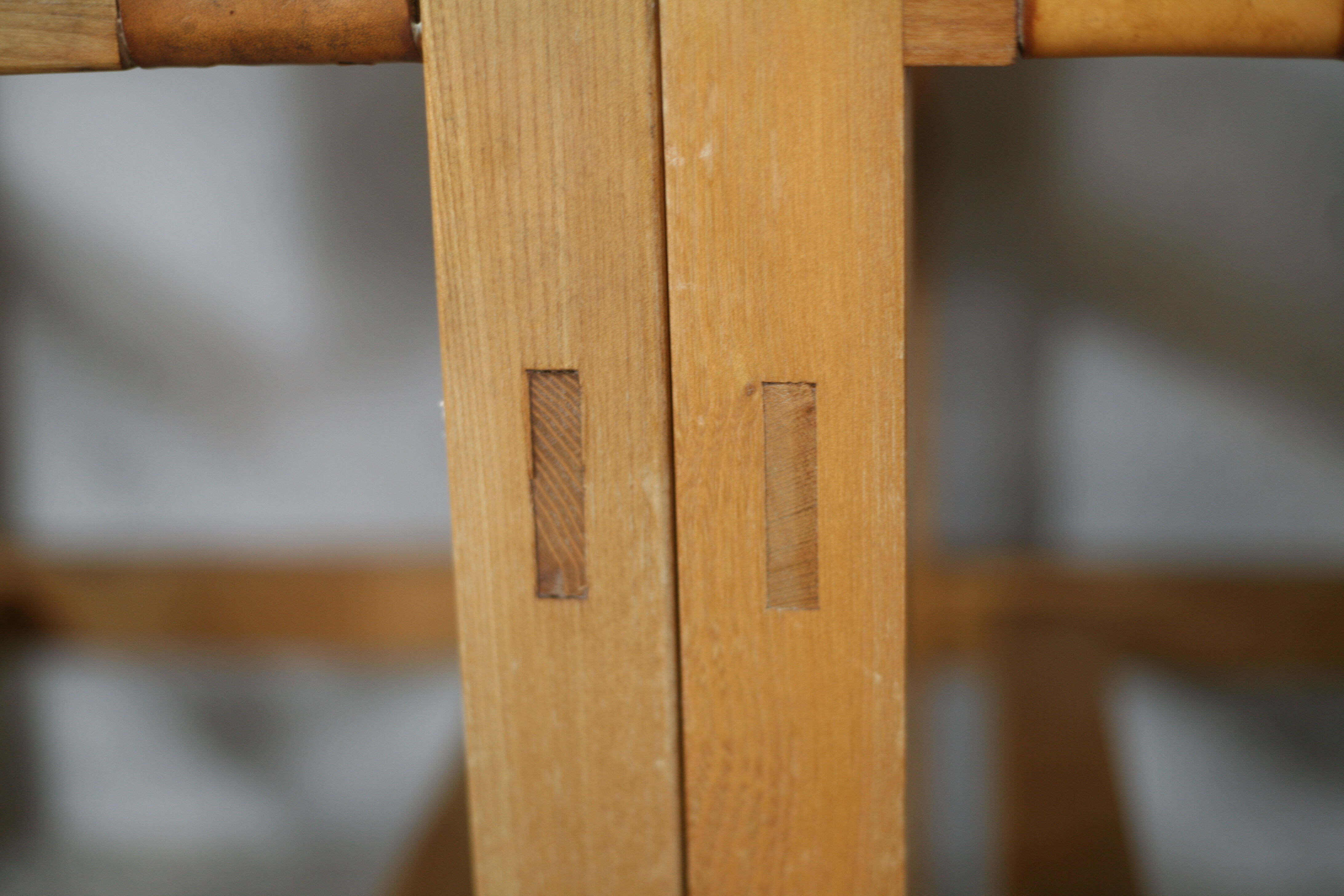 Ensemble de 4 chaises et table basse Maison Regain, France, circa 1970