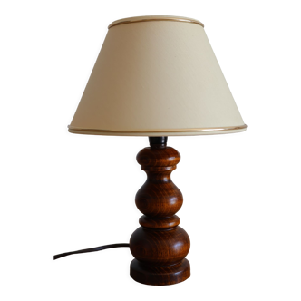 Lampe à poser vintage en bois tourné et abat-jour en tissu