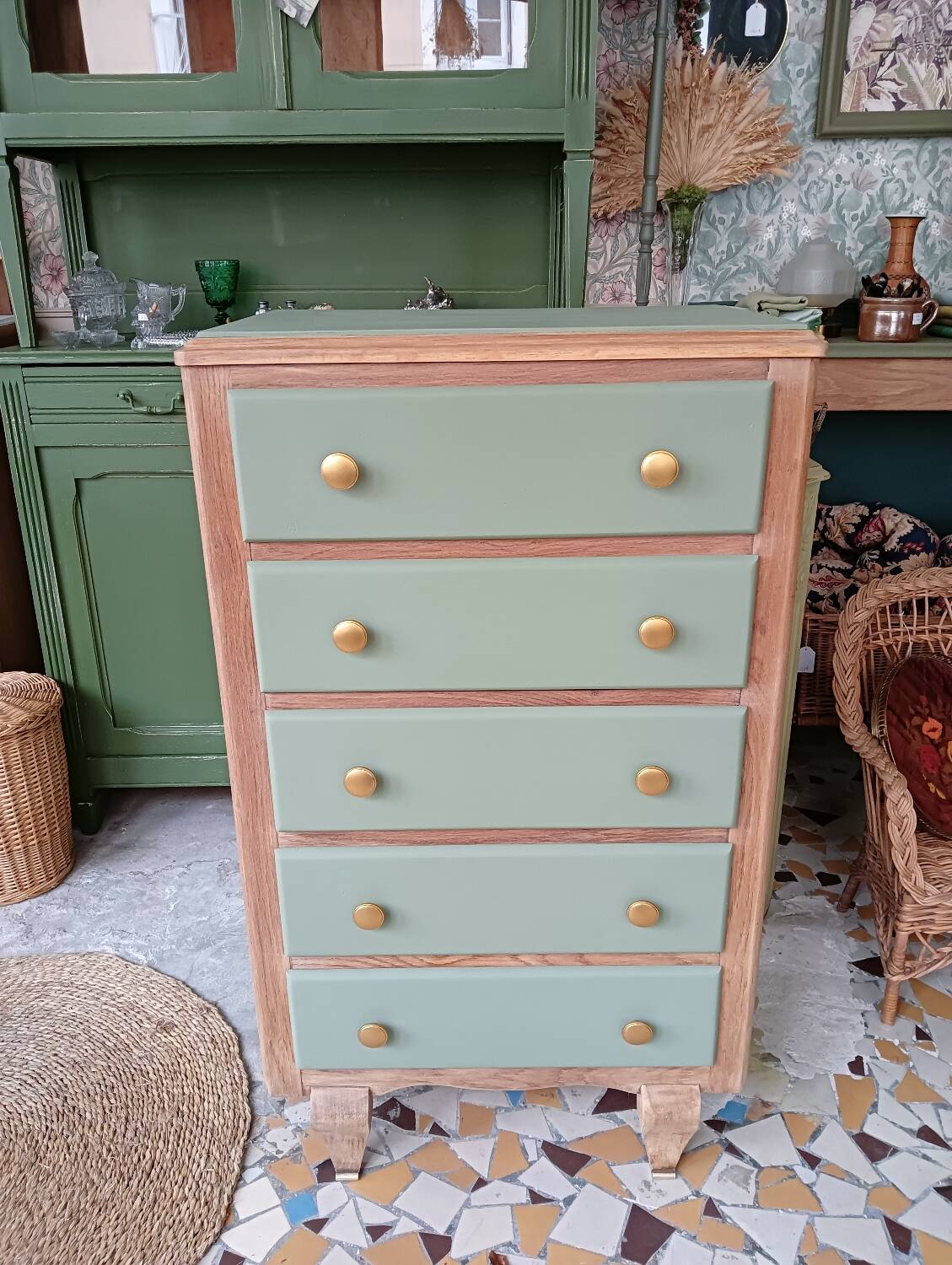 Vintage chiffonier