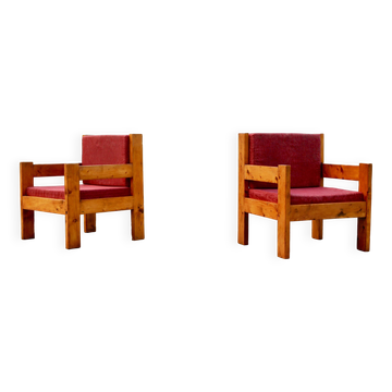 Pair of pine fireside chairs, France, 1960s, "raspberry" cushions