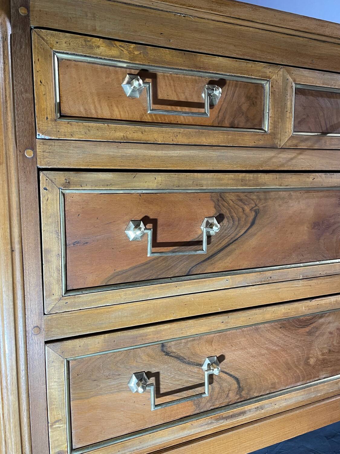 Commode de style Louis XVI
