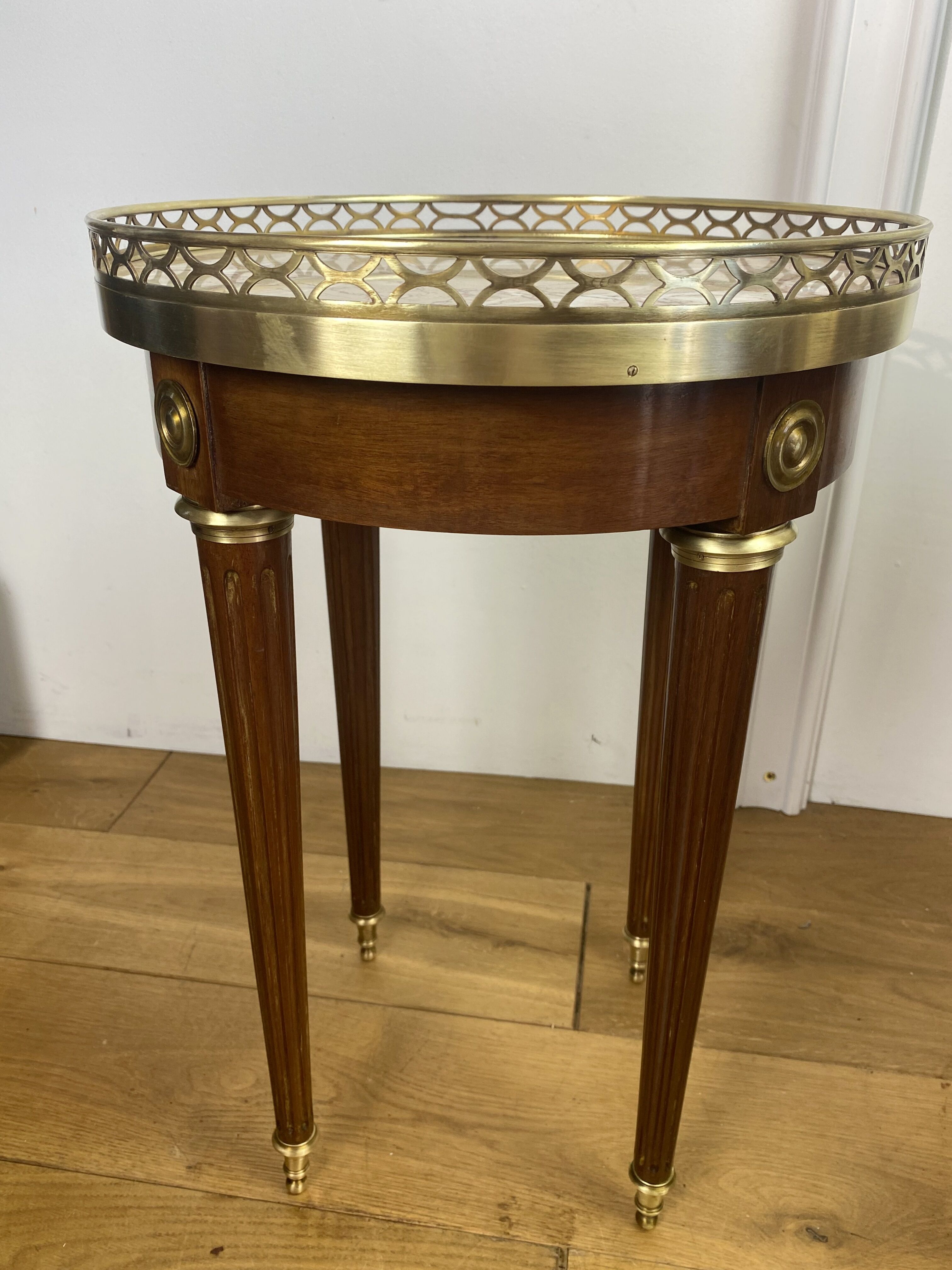 Pair of old pedestals stamped " h.j.l.rossenu " in mahogany over marble