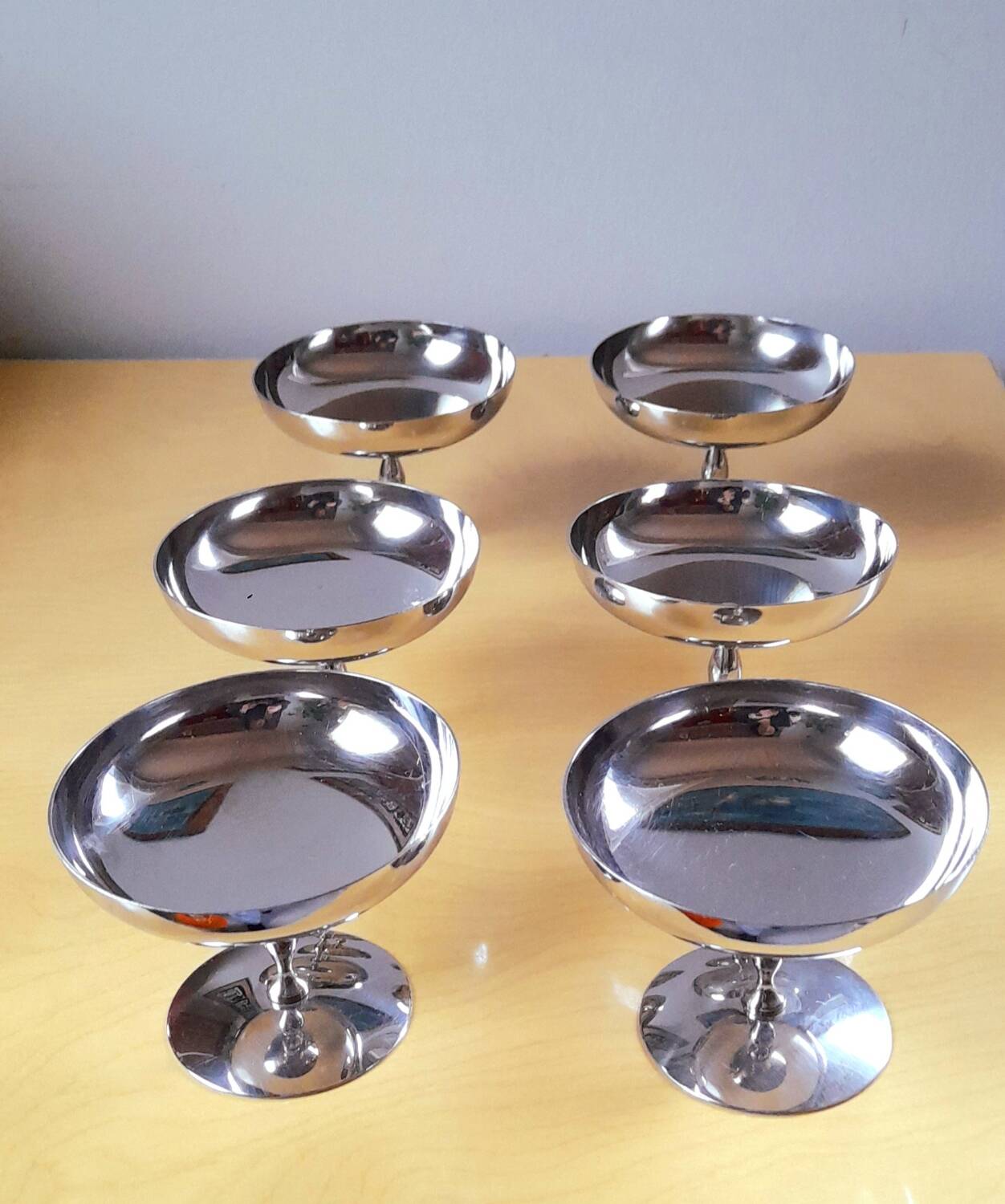 Set of 6 stainless steel ice cream/dessert cups