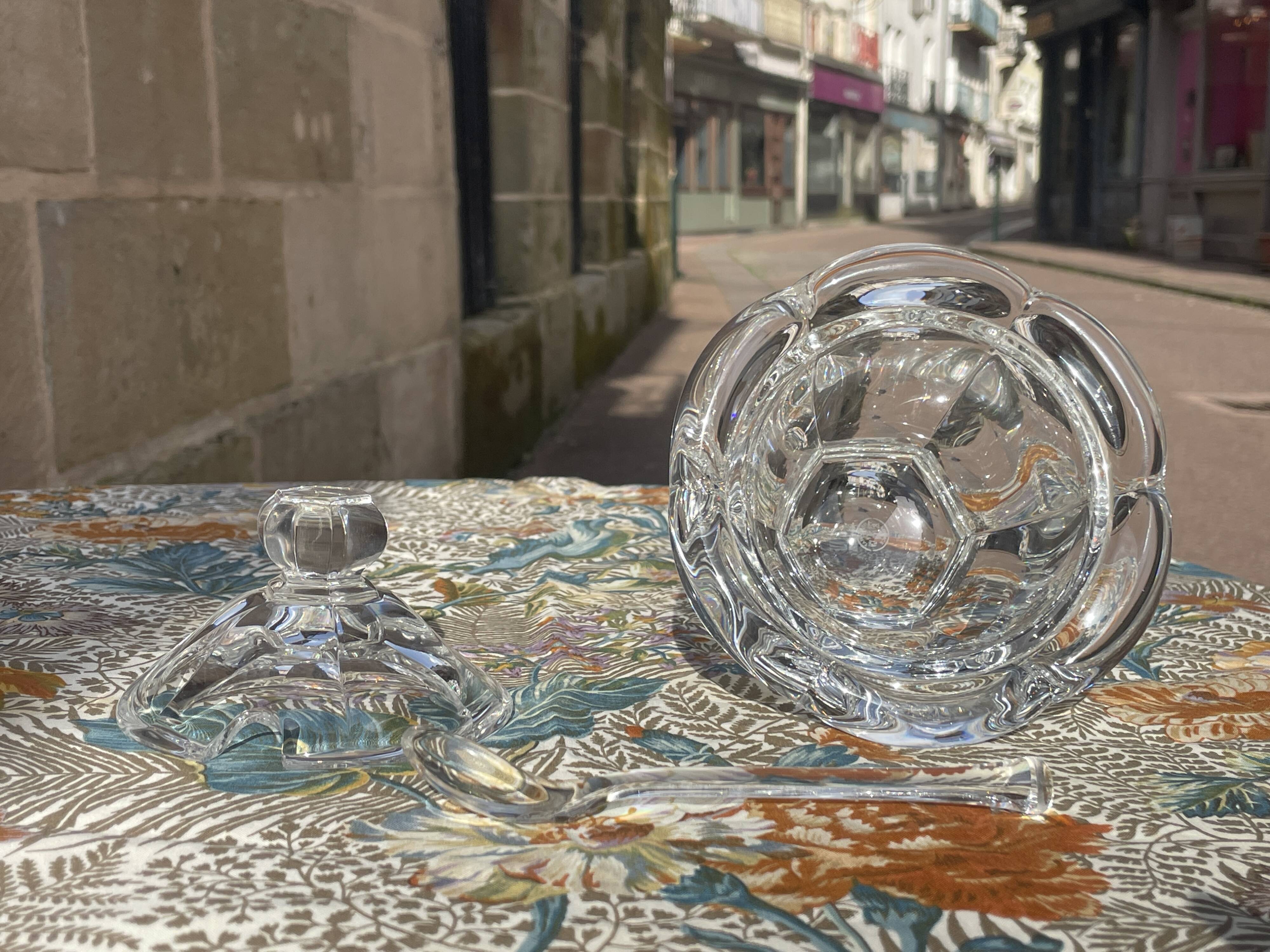 SUPERB CRYSTAL JAM JAR BY BACCARAT MODEL MISSOURI TABLE ART