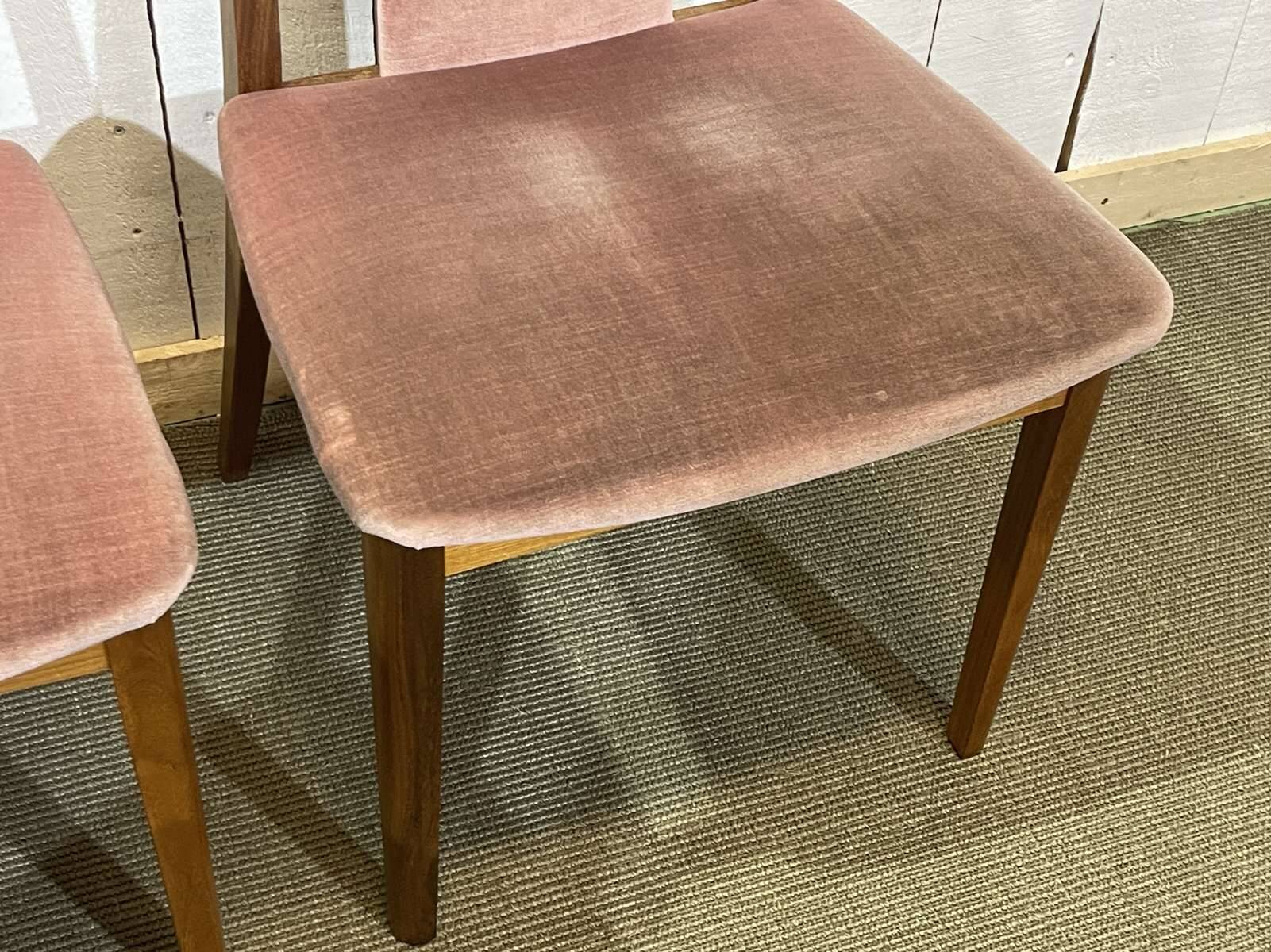 Suite de 4 chaises GPlan en teck des années 1980
