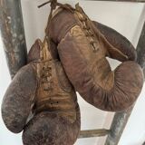 Ancienne paire de gants de boxe en cuir