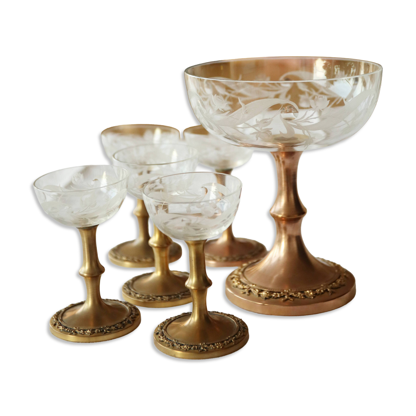 5+1 engraved crystal cups with gilded bronze - Louis XVI style, 19th century