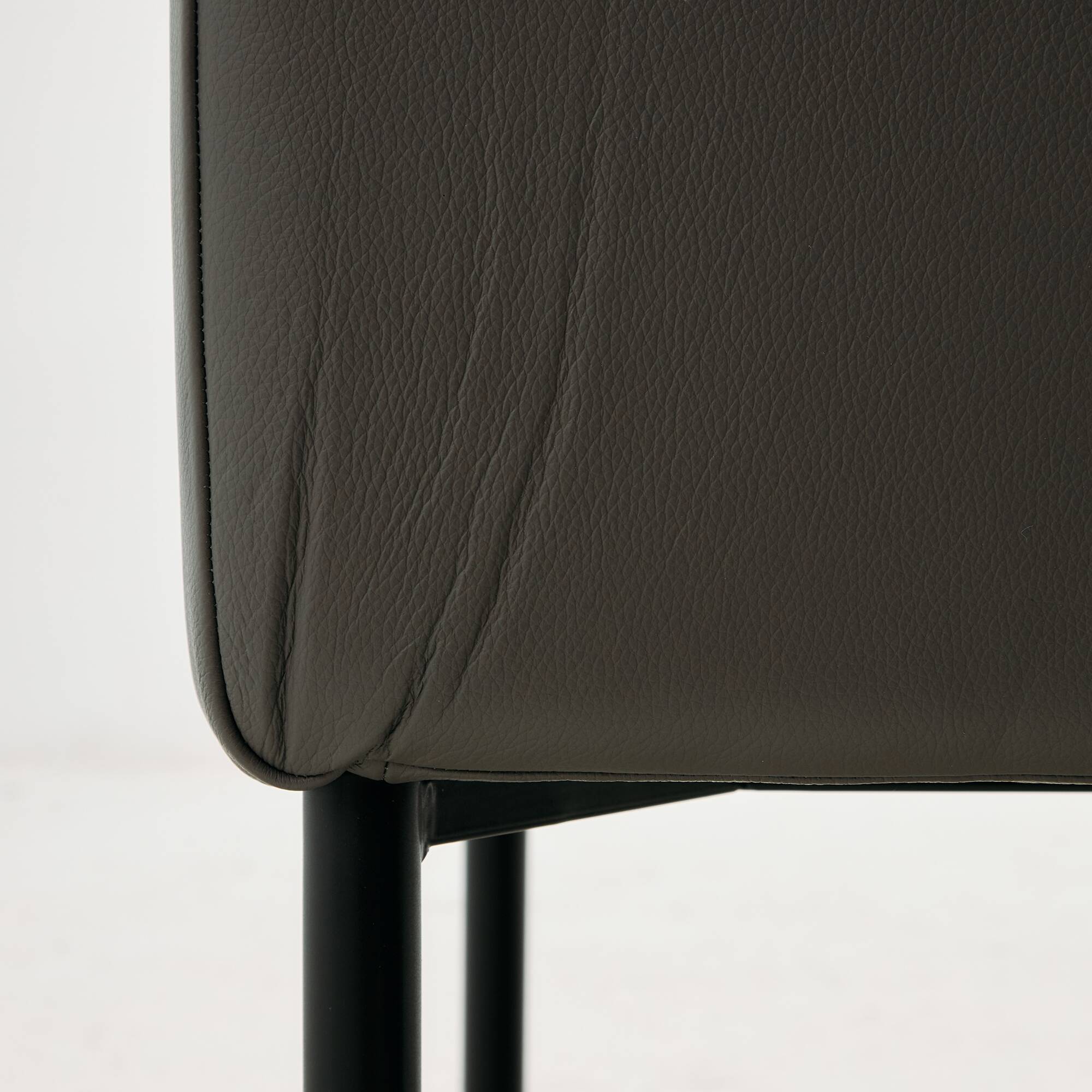 MK10490 Brix lounge chair by Kensaku Oshiro for Viccarbe