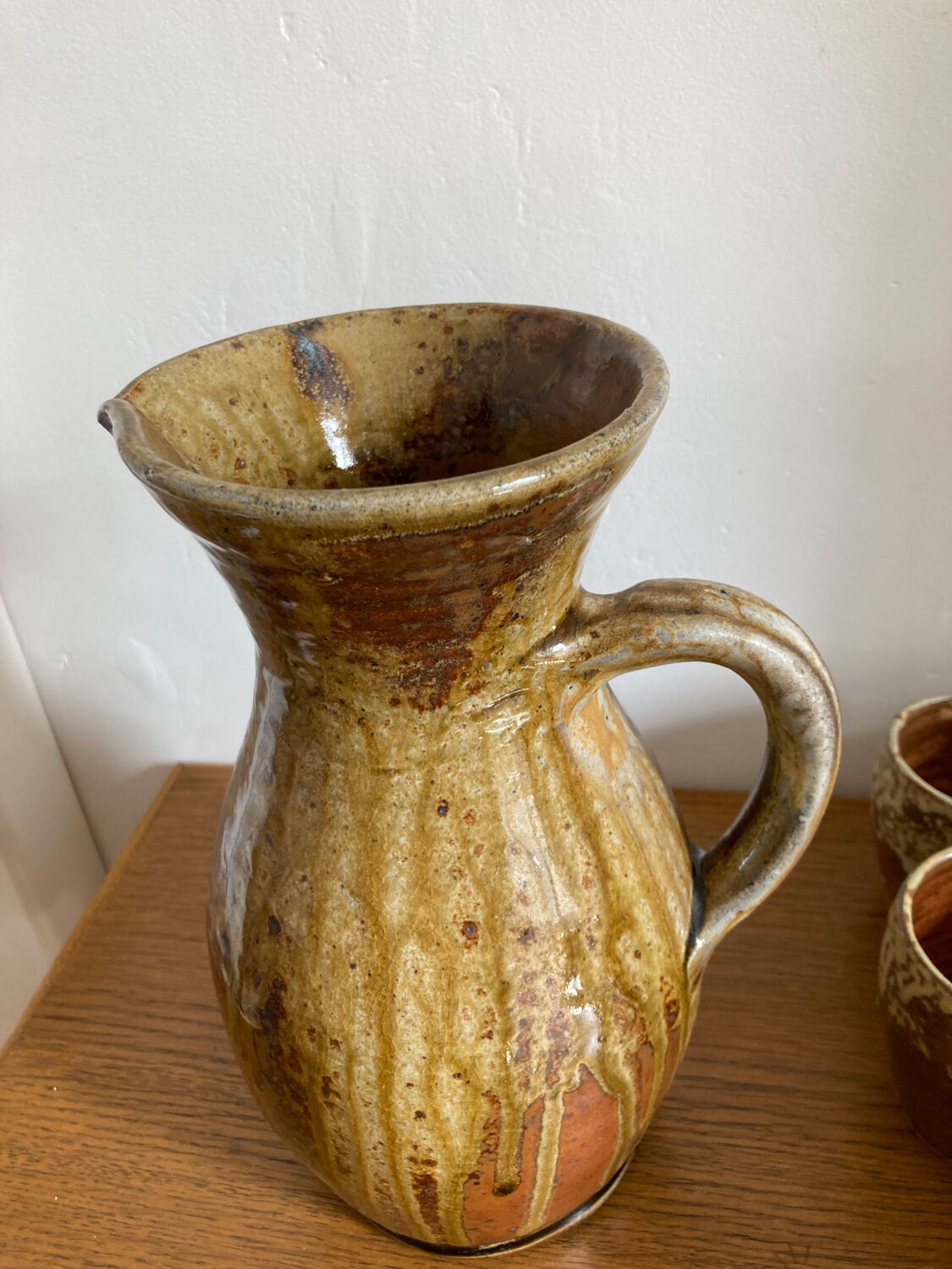 Terracotta and gray orangeade service