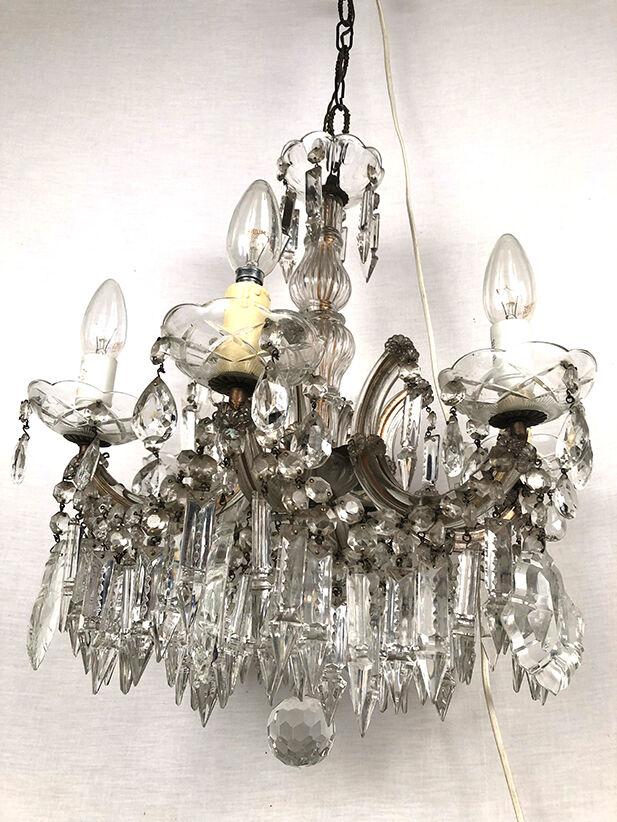 Chandelier with pendeloques tassels and glass pads