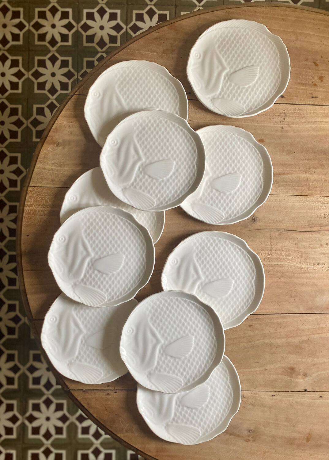 Set of 10 vintage flat plates in the shape of Salins fish