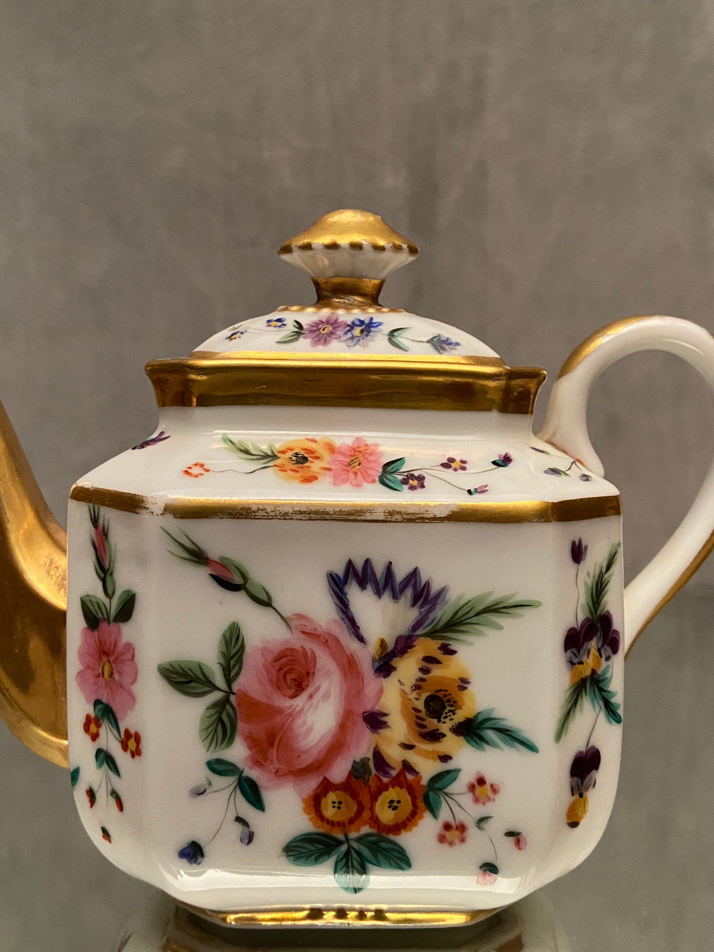 Selfish porcelain teapot Old Paris floral decoration polychrome and gold nineteenth