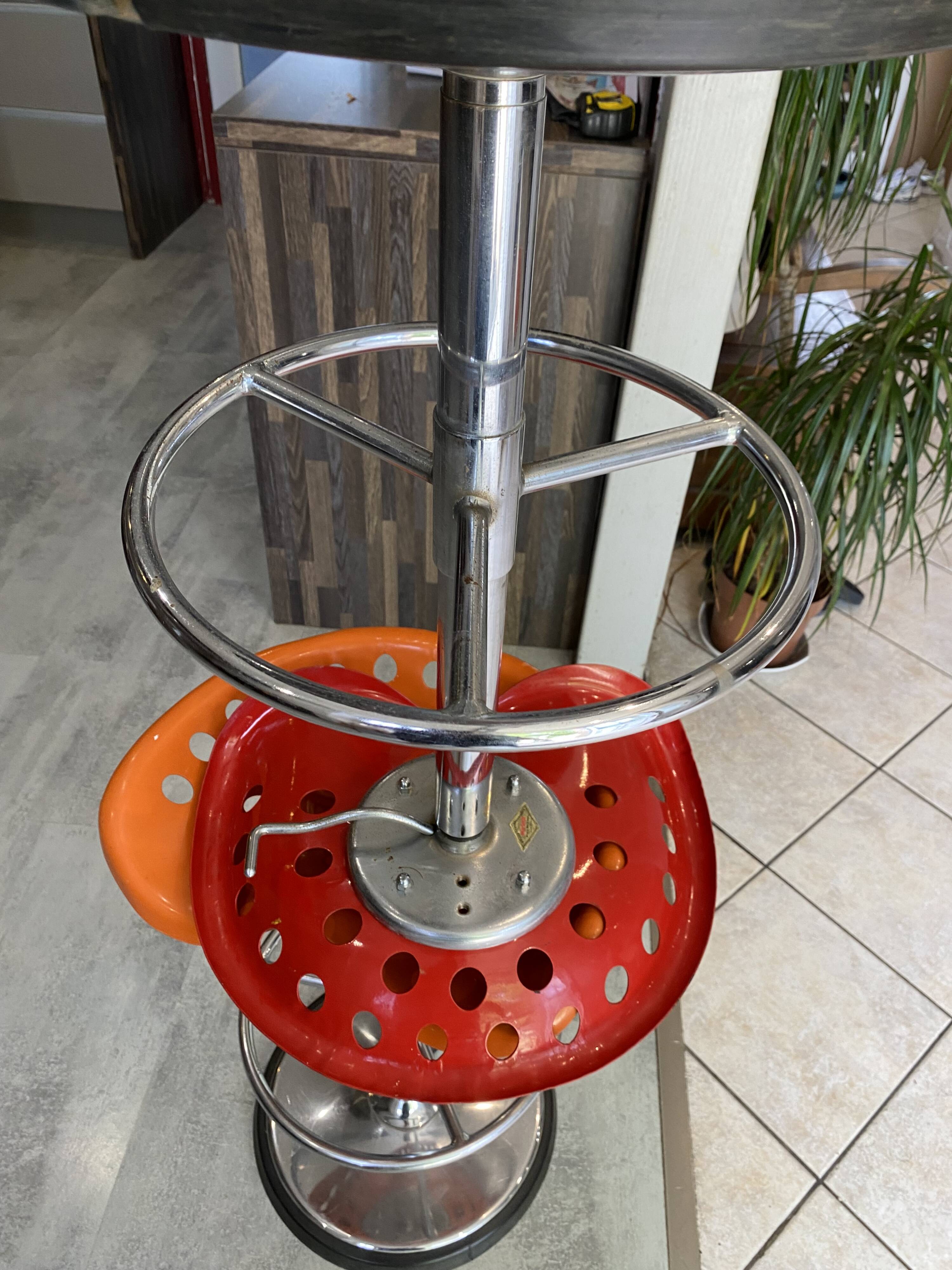 Red stool Faucheuse swivel Etienne Fermigier mirima 70