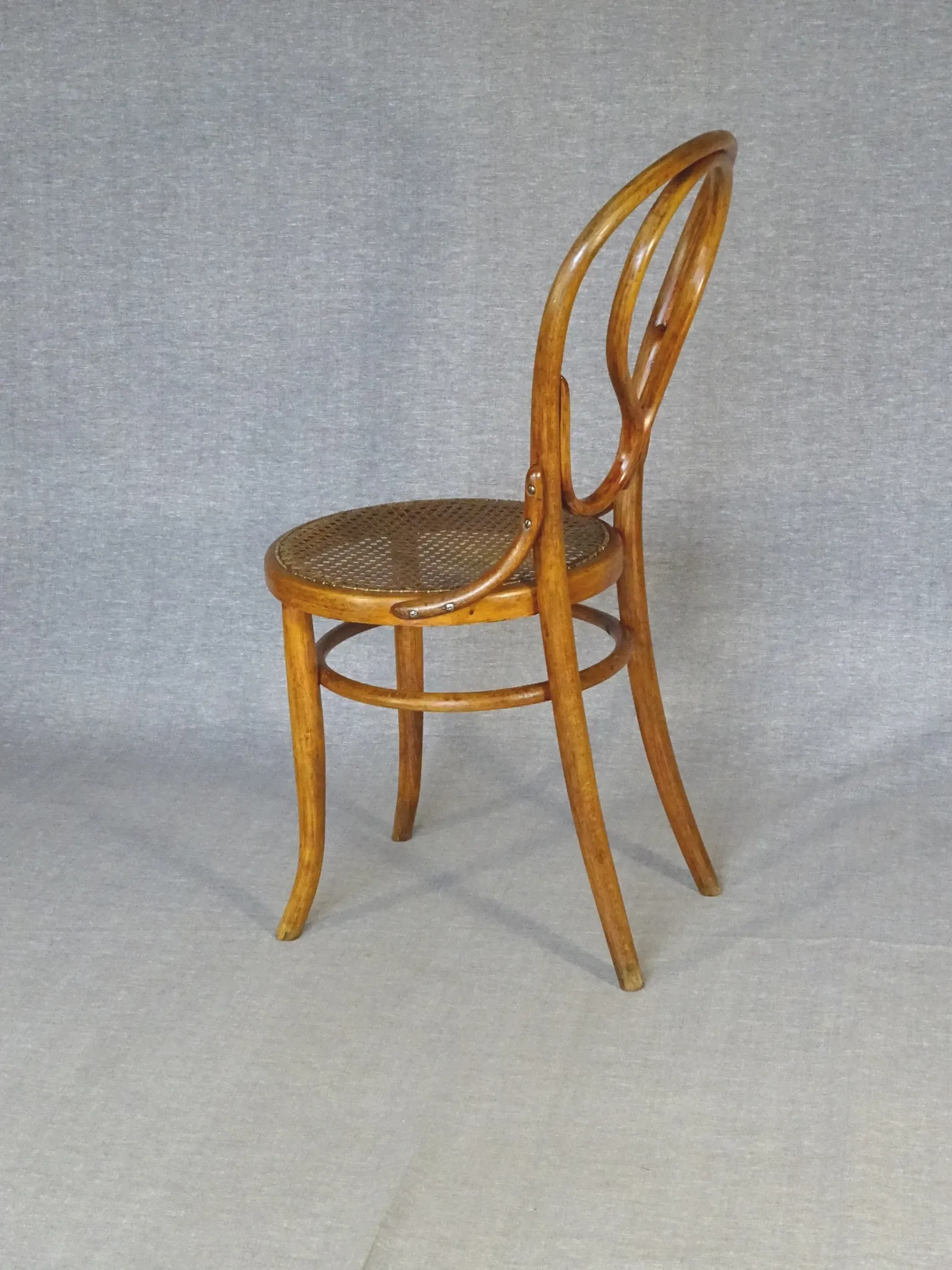 Fischel N°20 bistro chair known as OMEGA circa 1900, not Thonet.