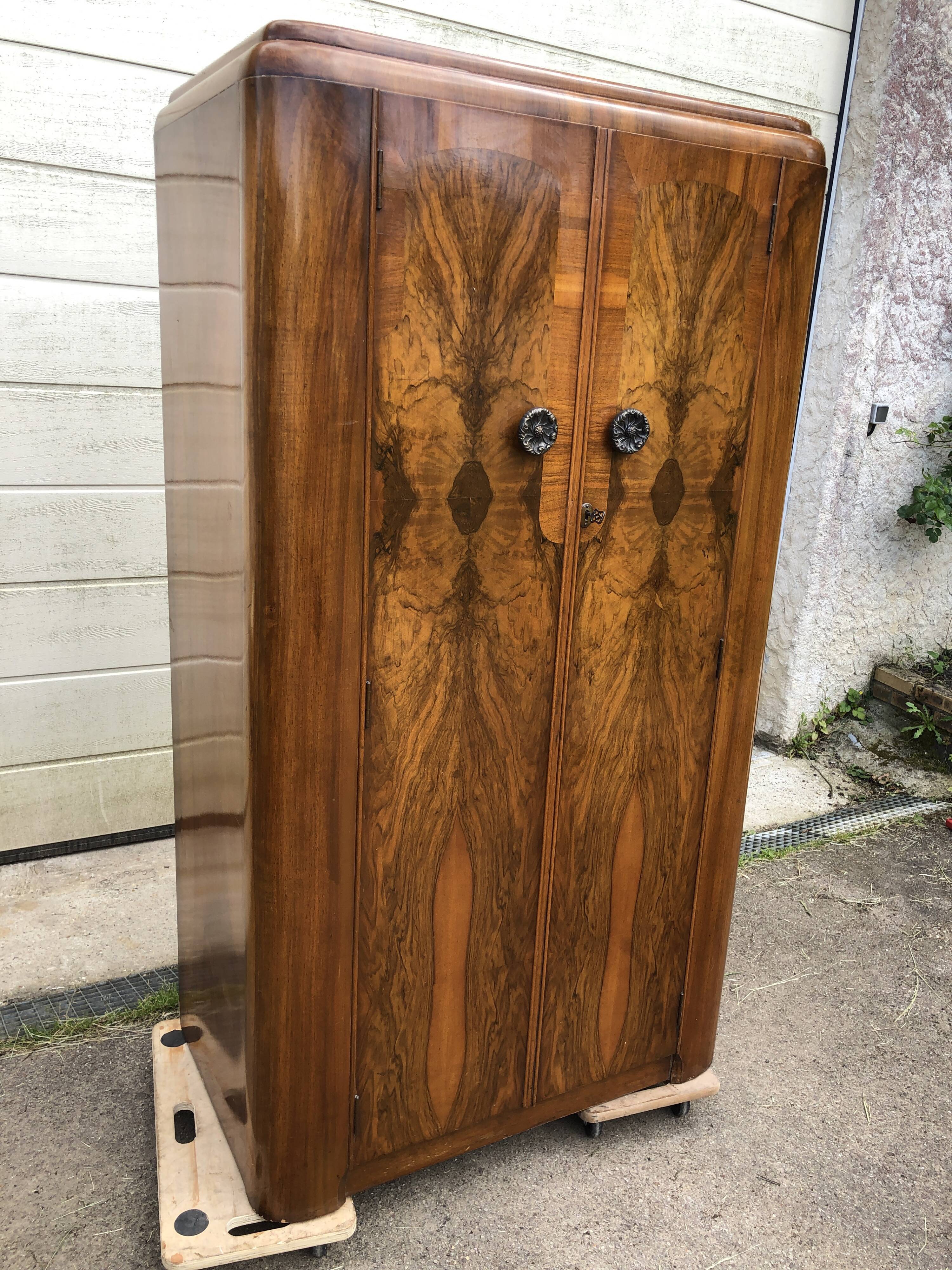 Armoire anglaise ancienne