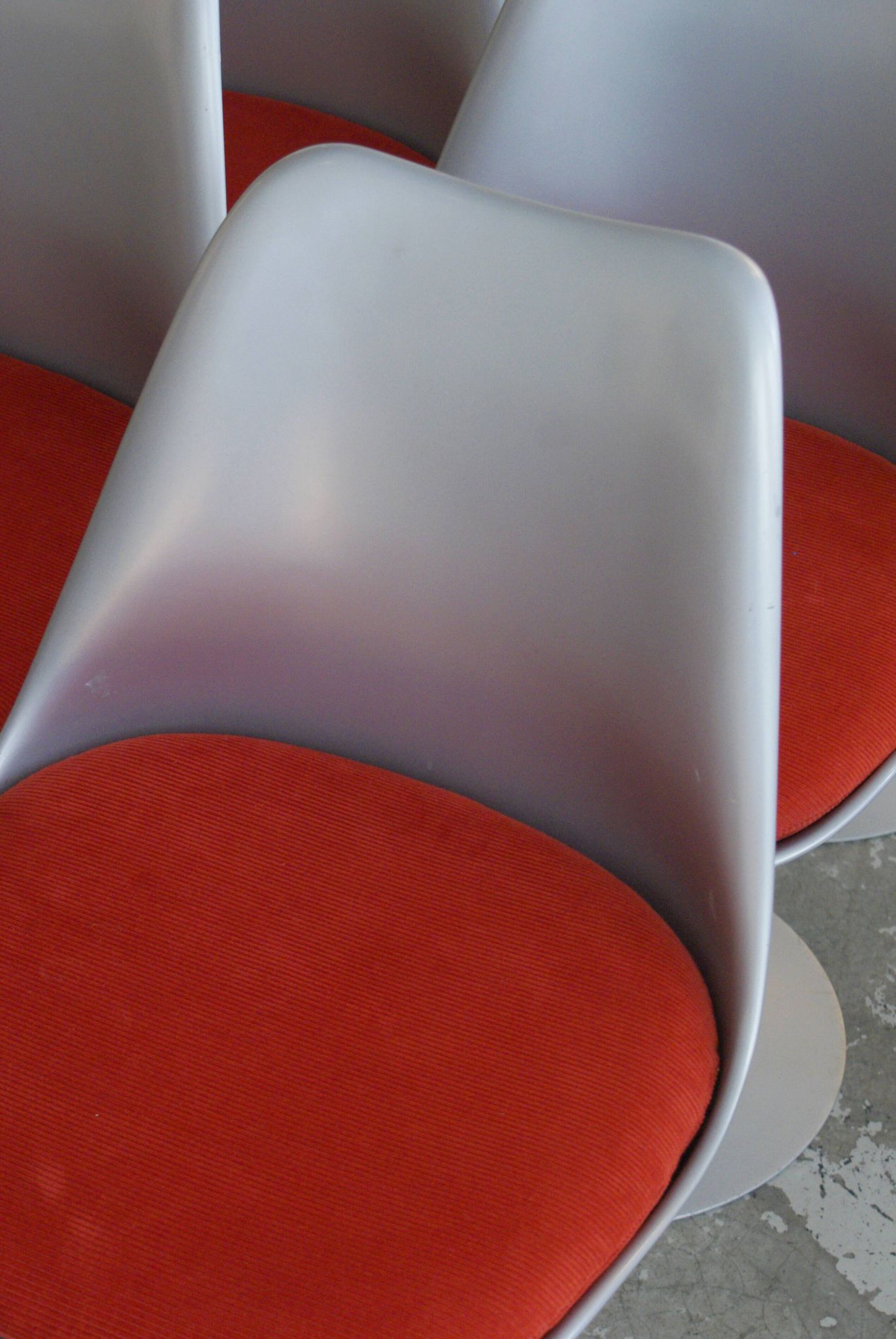 Eero Saarinen's Tulip Chairs – 50th Anniversary Edition by Knoll