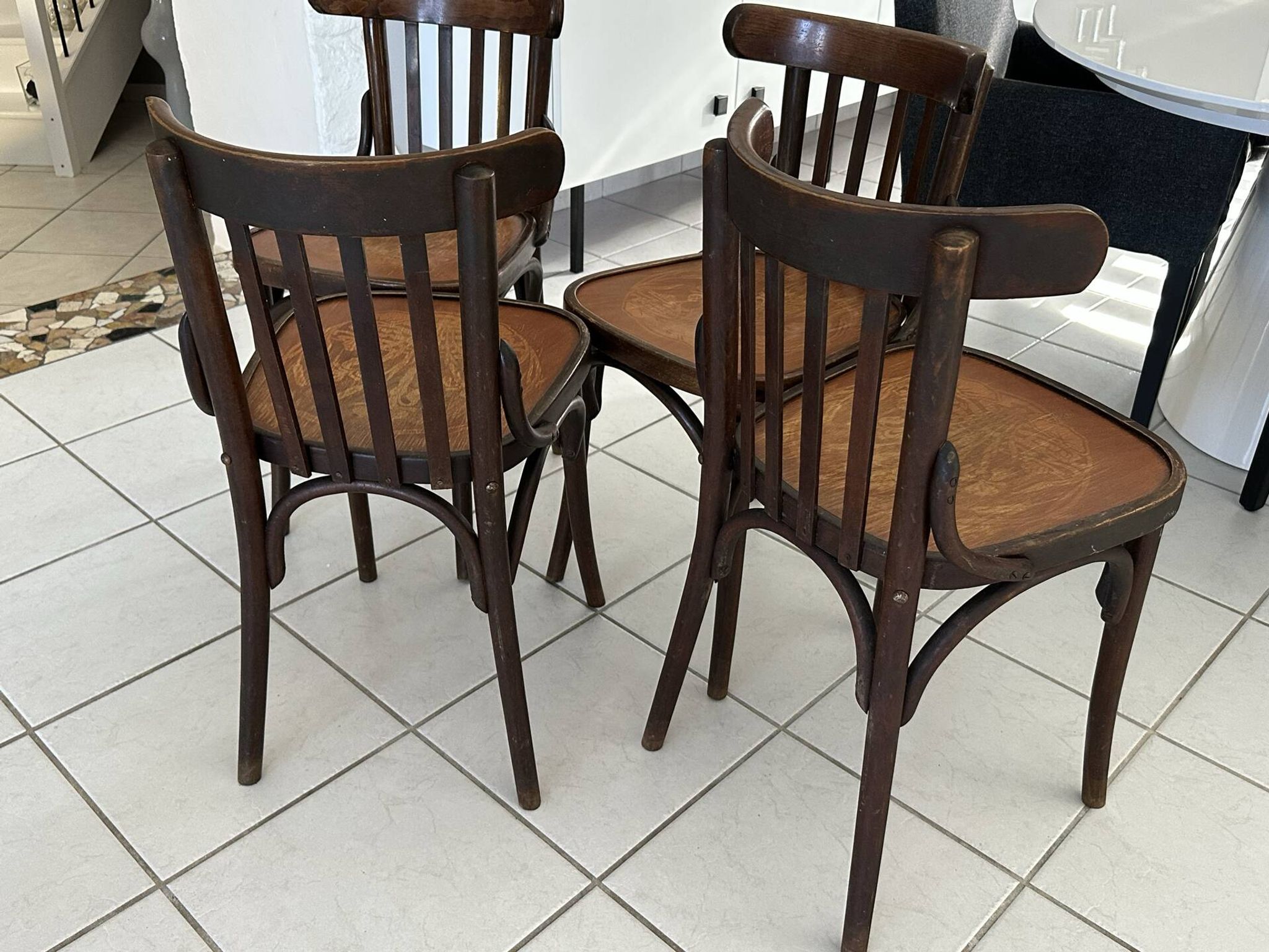 Suite de 4 chaises de bistrot vintage années 1960