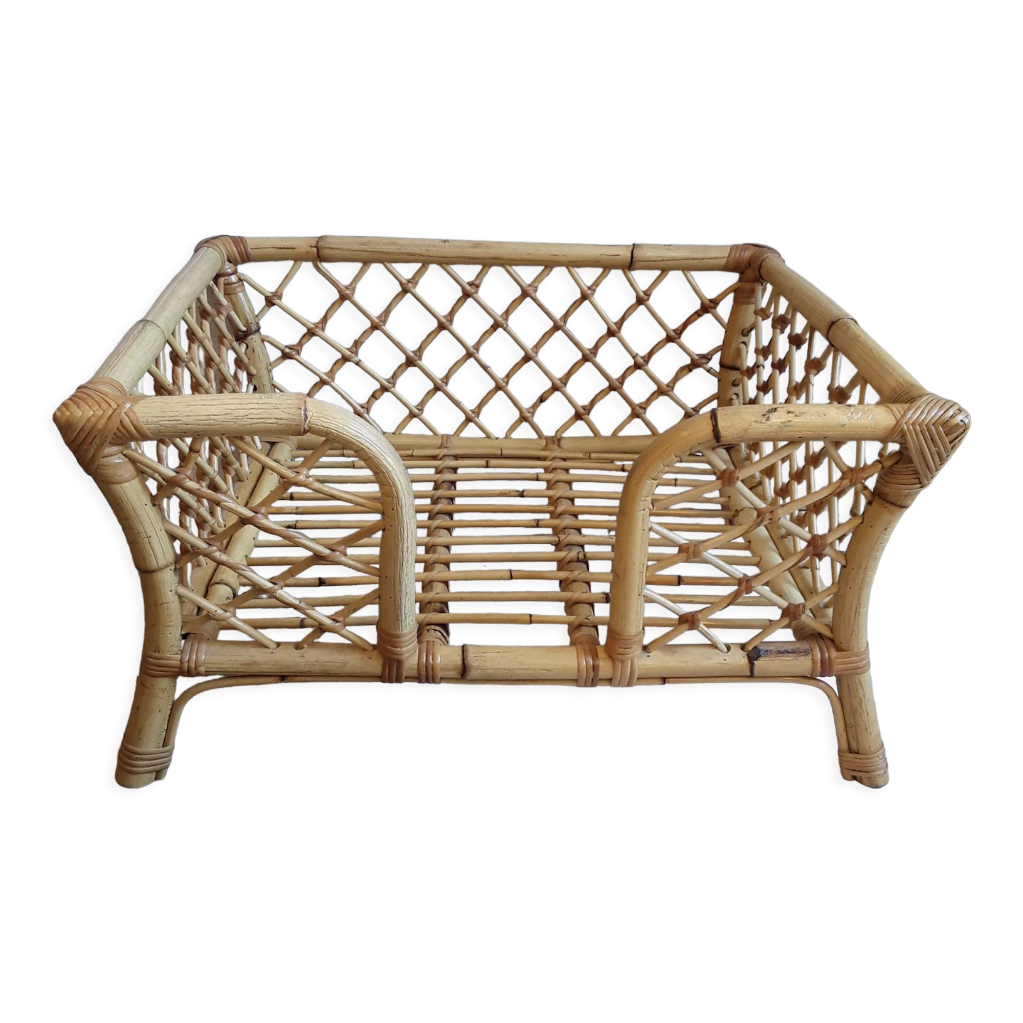 Rattan dog basket