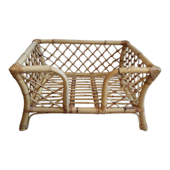 Rattan dog basket