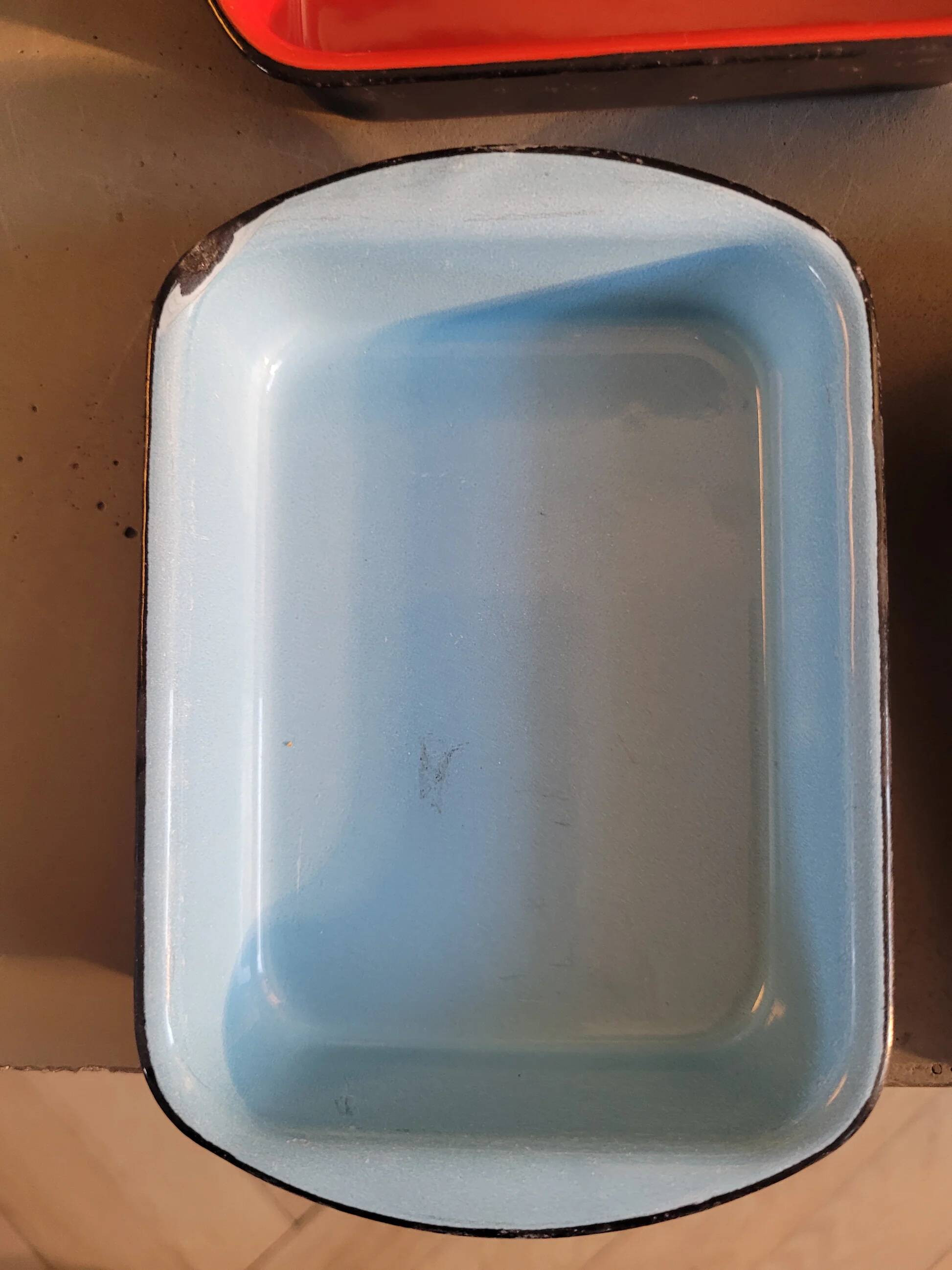 Lot de 4 raviers / plats en fonte émaillée
