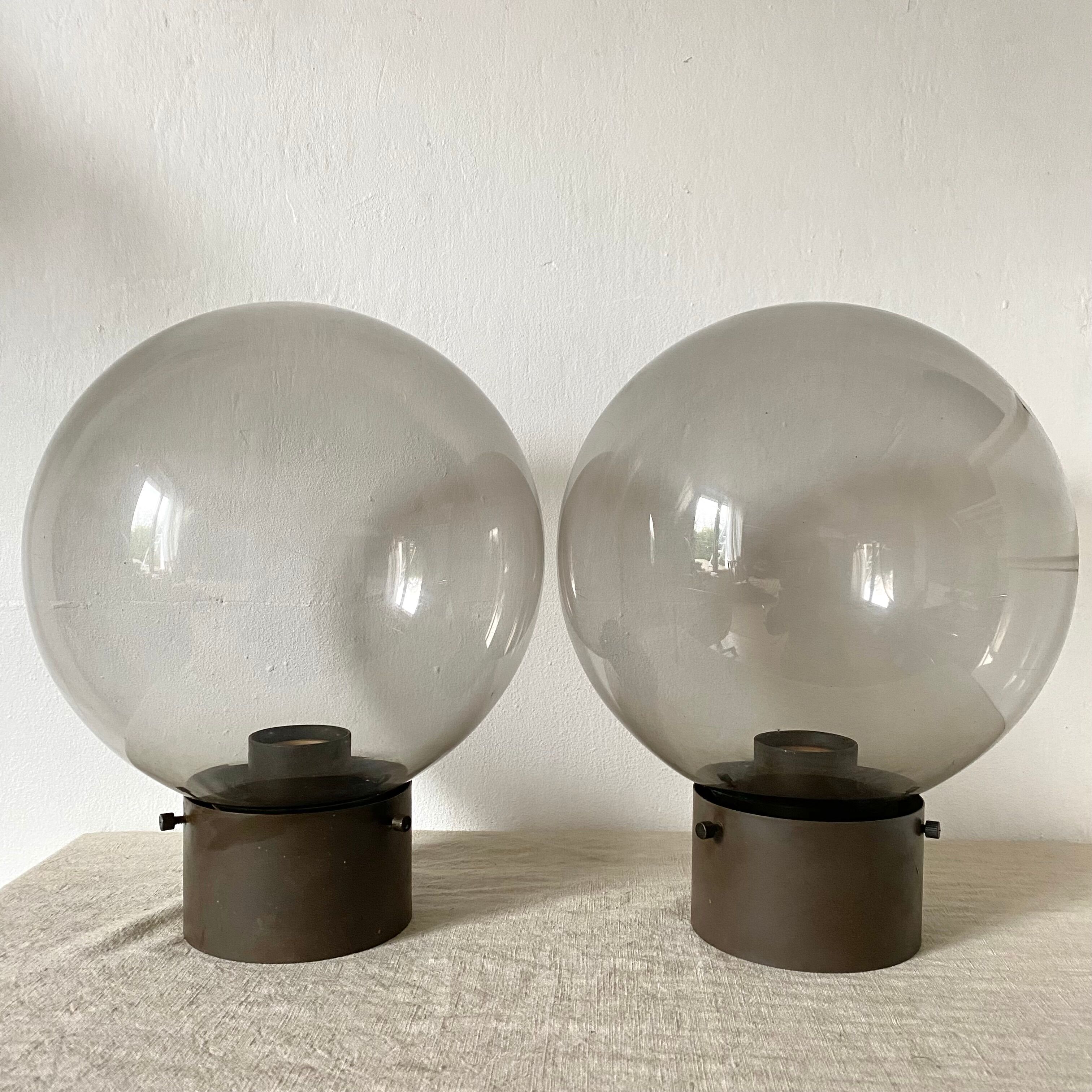 Plafonniers vintage globes en verre fumé